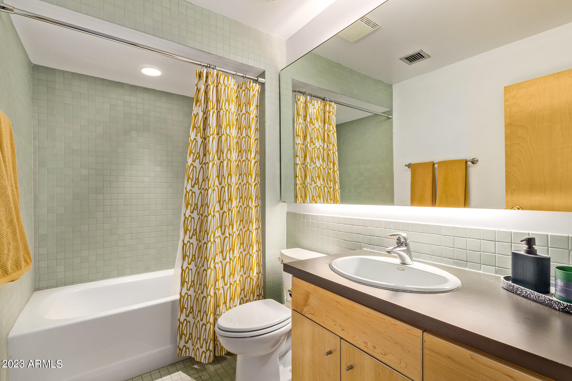 Photo 8 of 20 of 930 N 9TH Street 4 condo