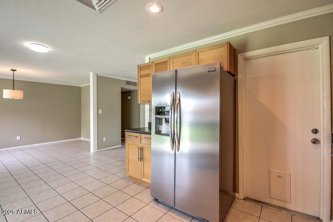 2110 E KATHLEEN Road