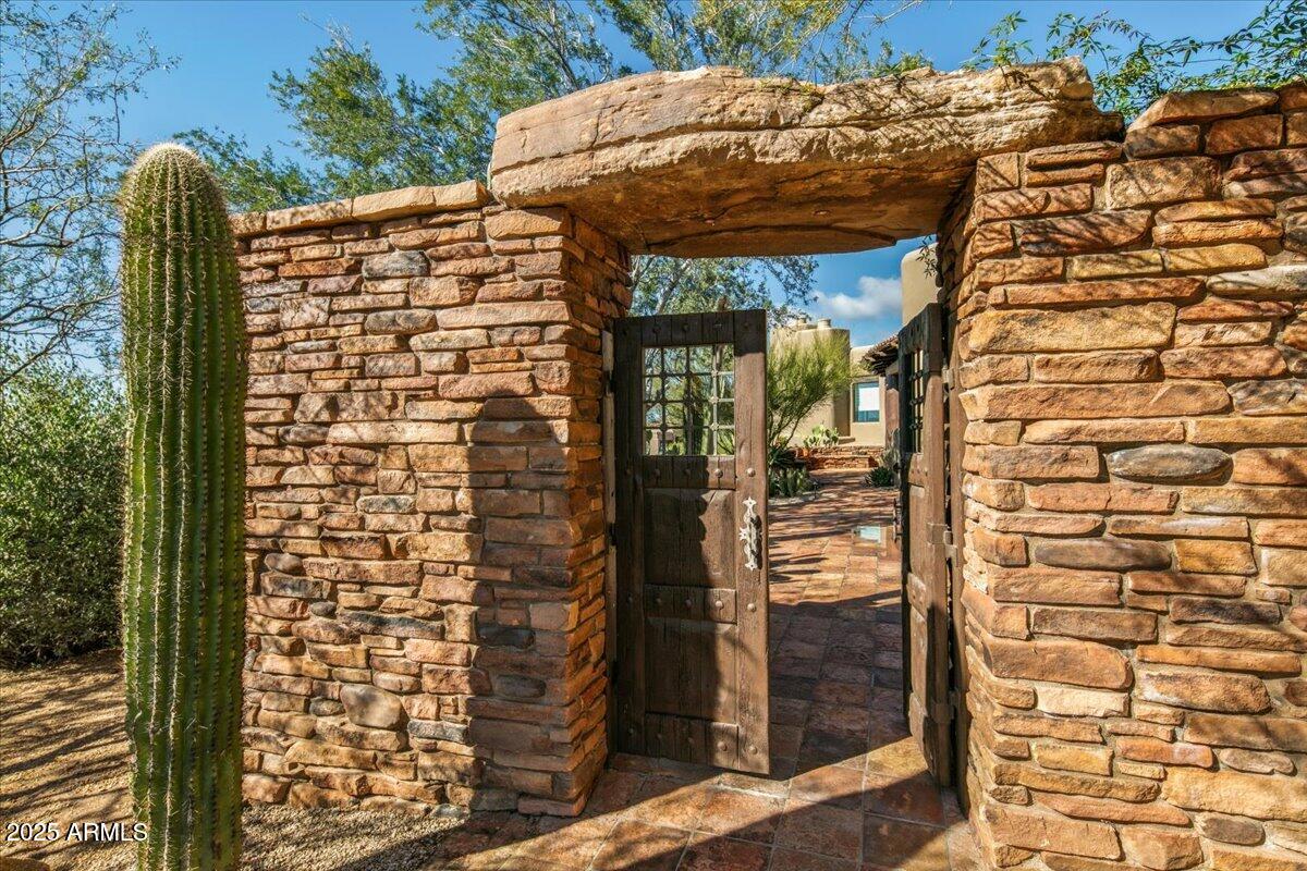 10460 E PALO BREA Drive