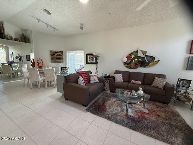 8832 E SUNNYSIDE Drive