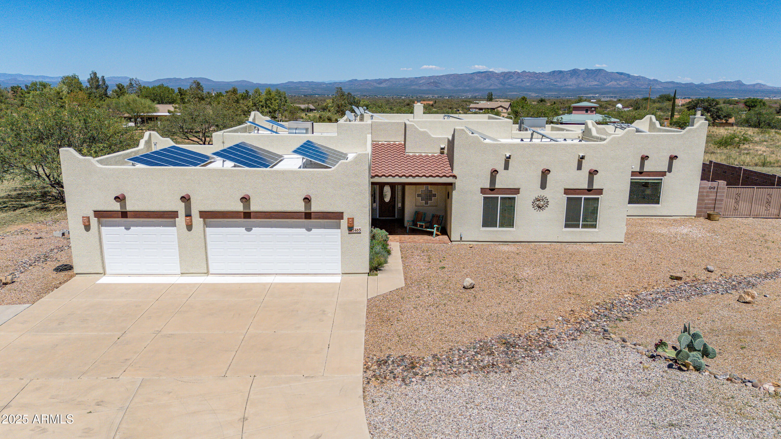 5465 E PIONEER Lane