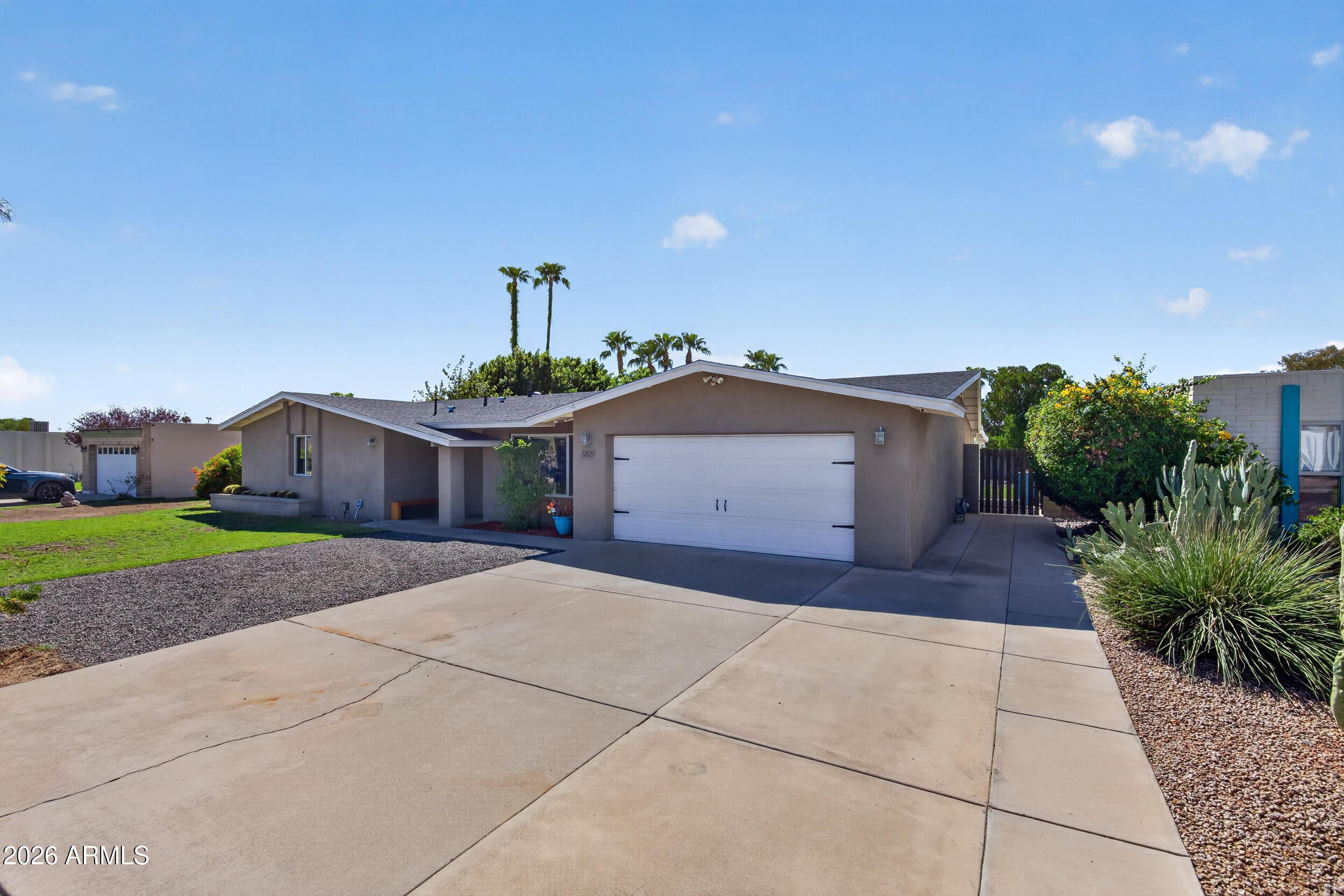 3227 E CORRINE Drive