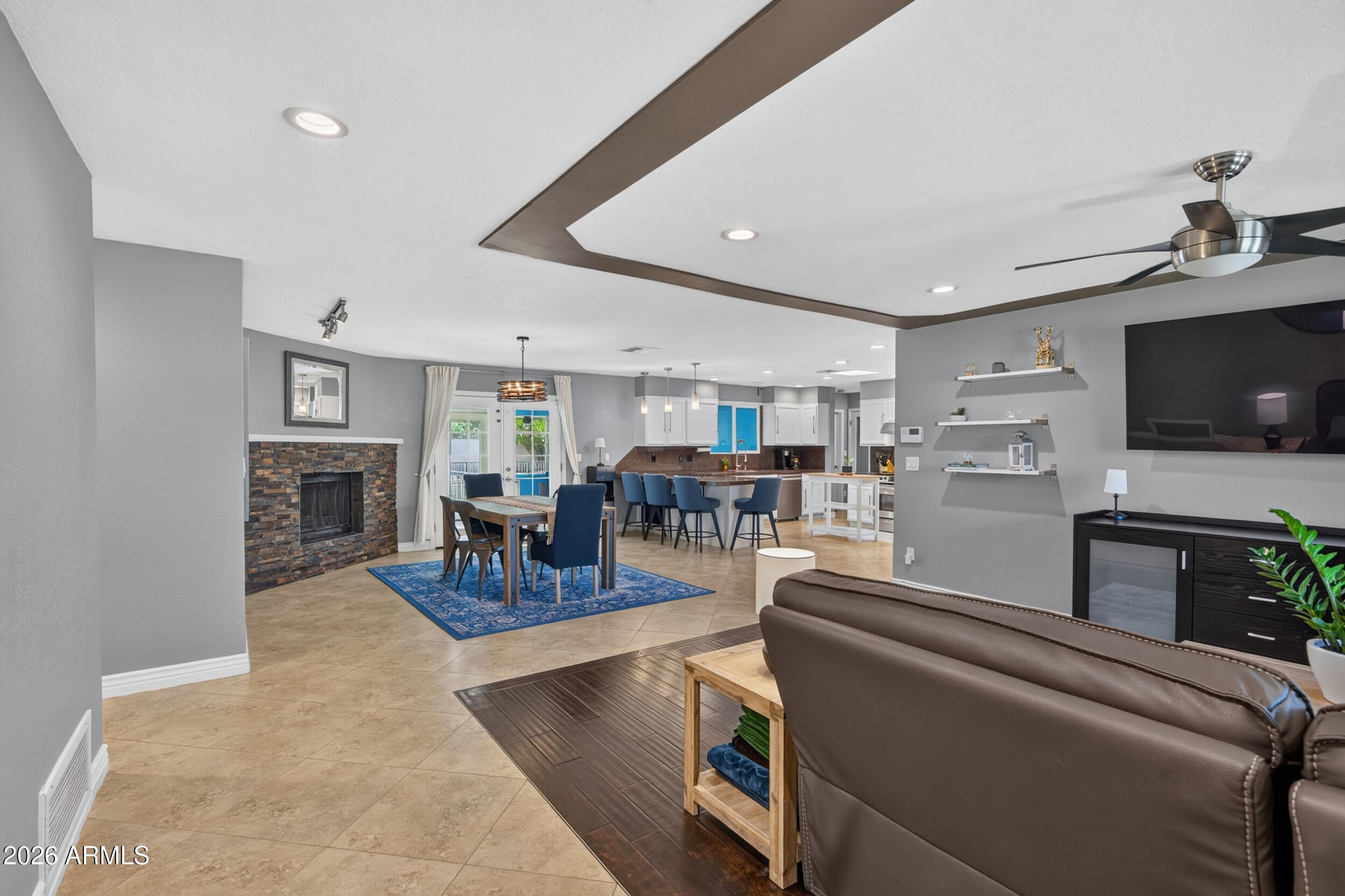 3227 E CORRINE Drive