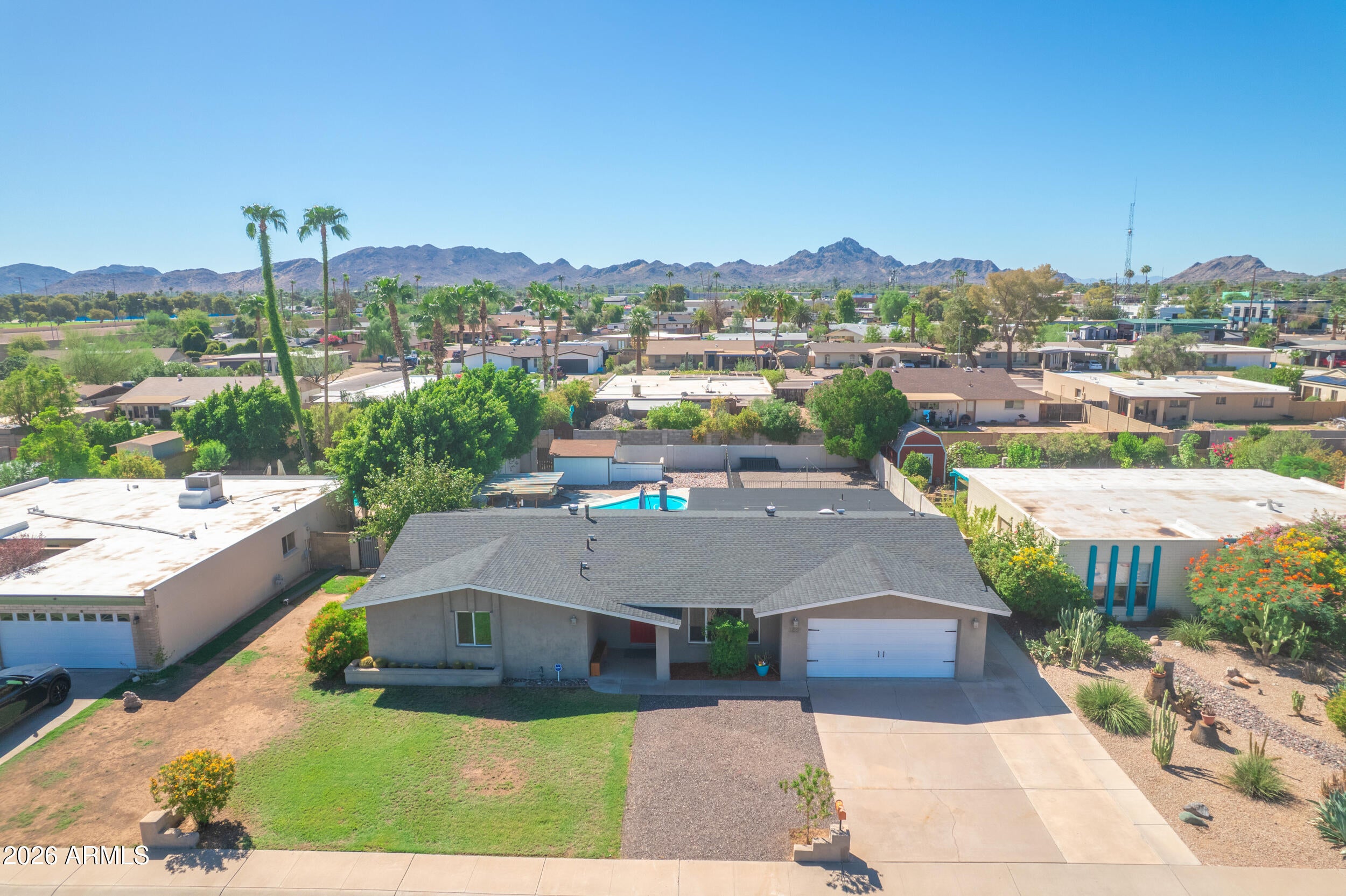 3227 E CORRINE Drive