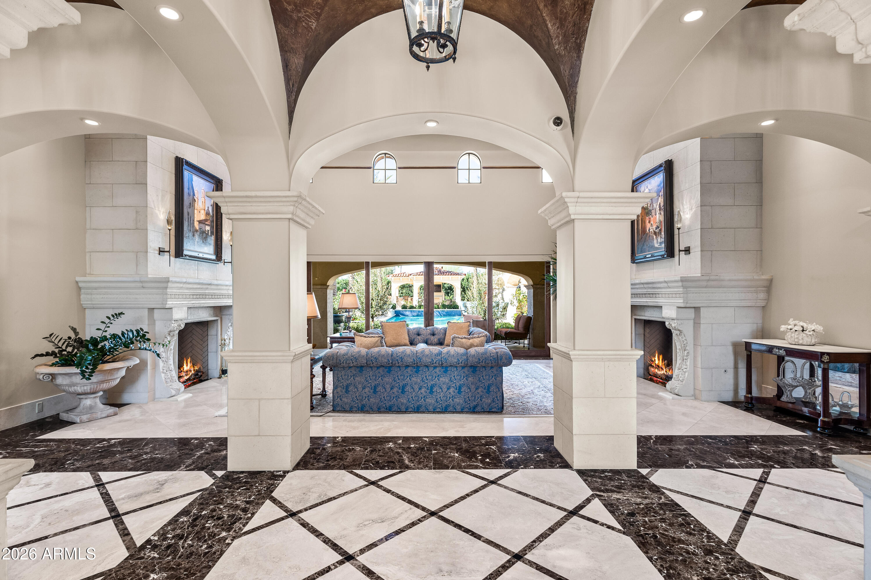 6636 N LOST DUTCHMAN Drive