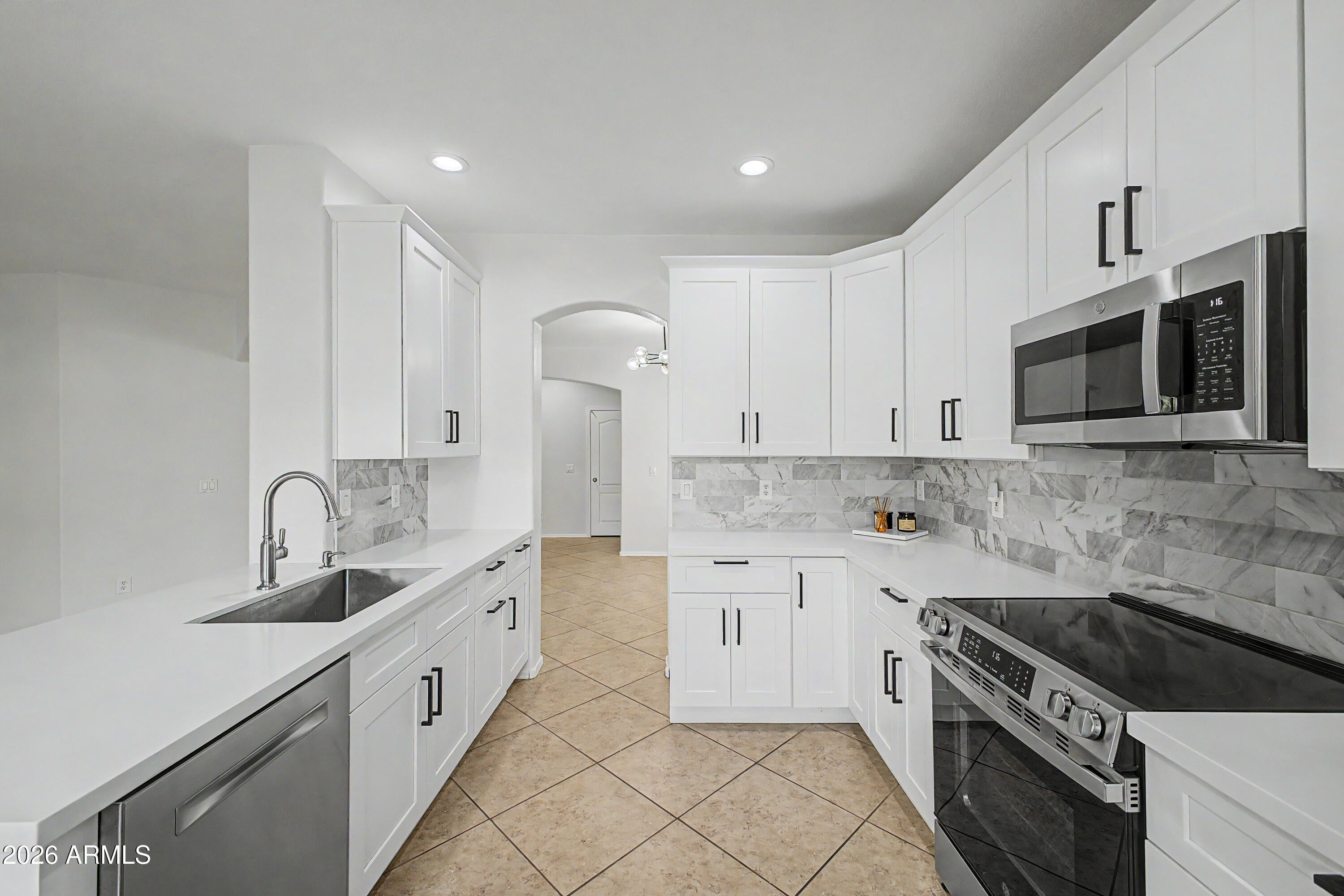 4010 E SUNDANCE Court