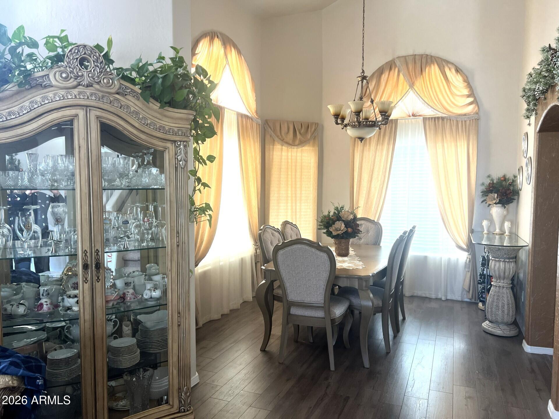 1871 E BUFFALO Street