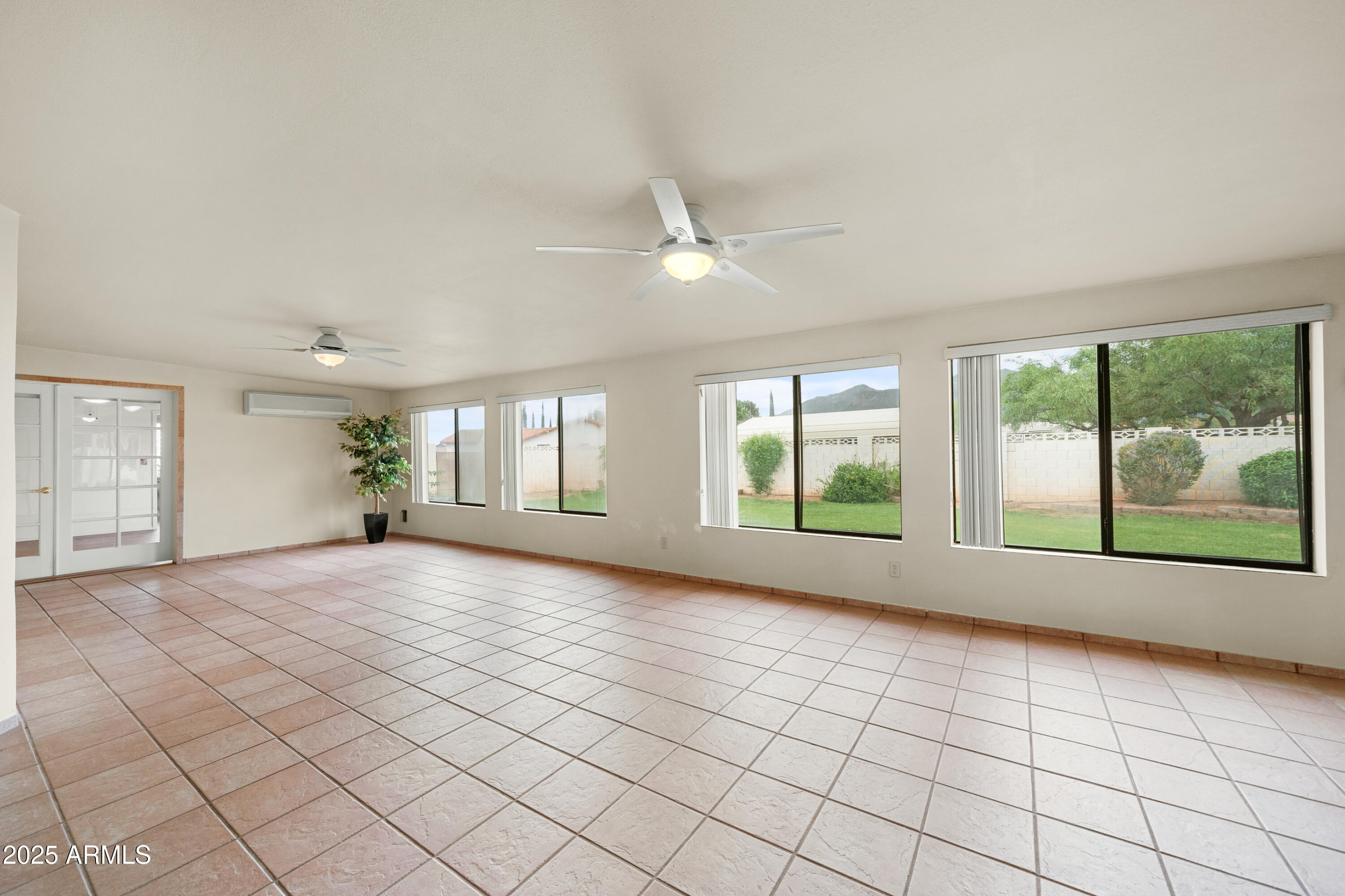 4064 S COMANCHE Drive