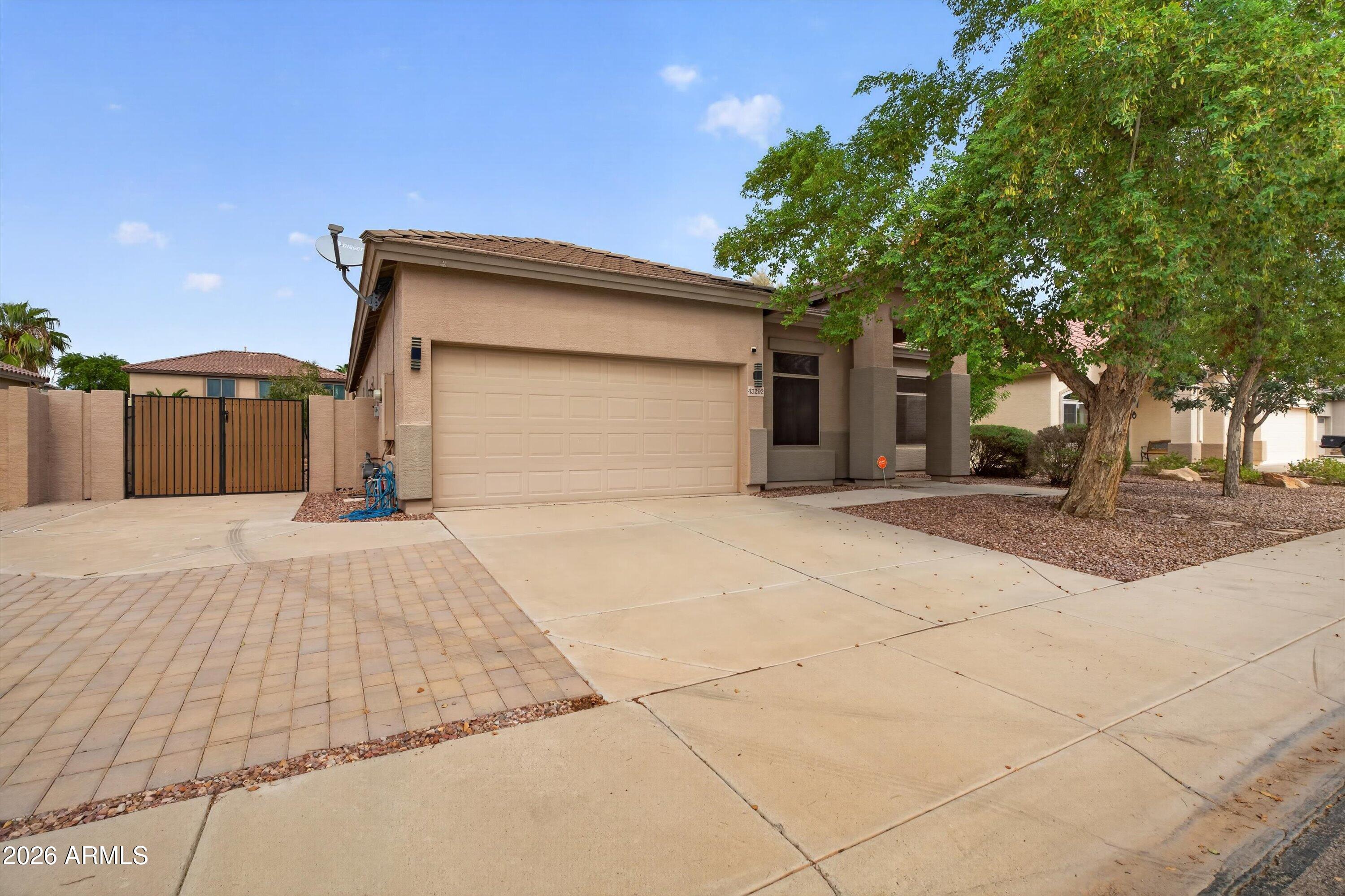 43292 W OAKLAND Court