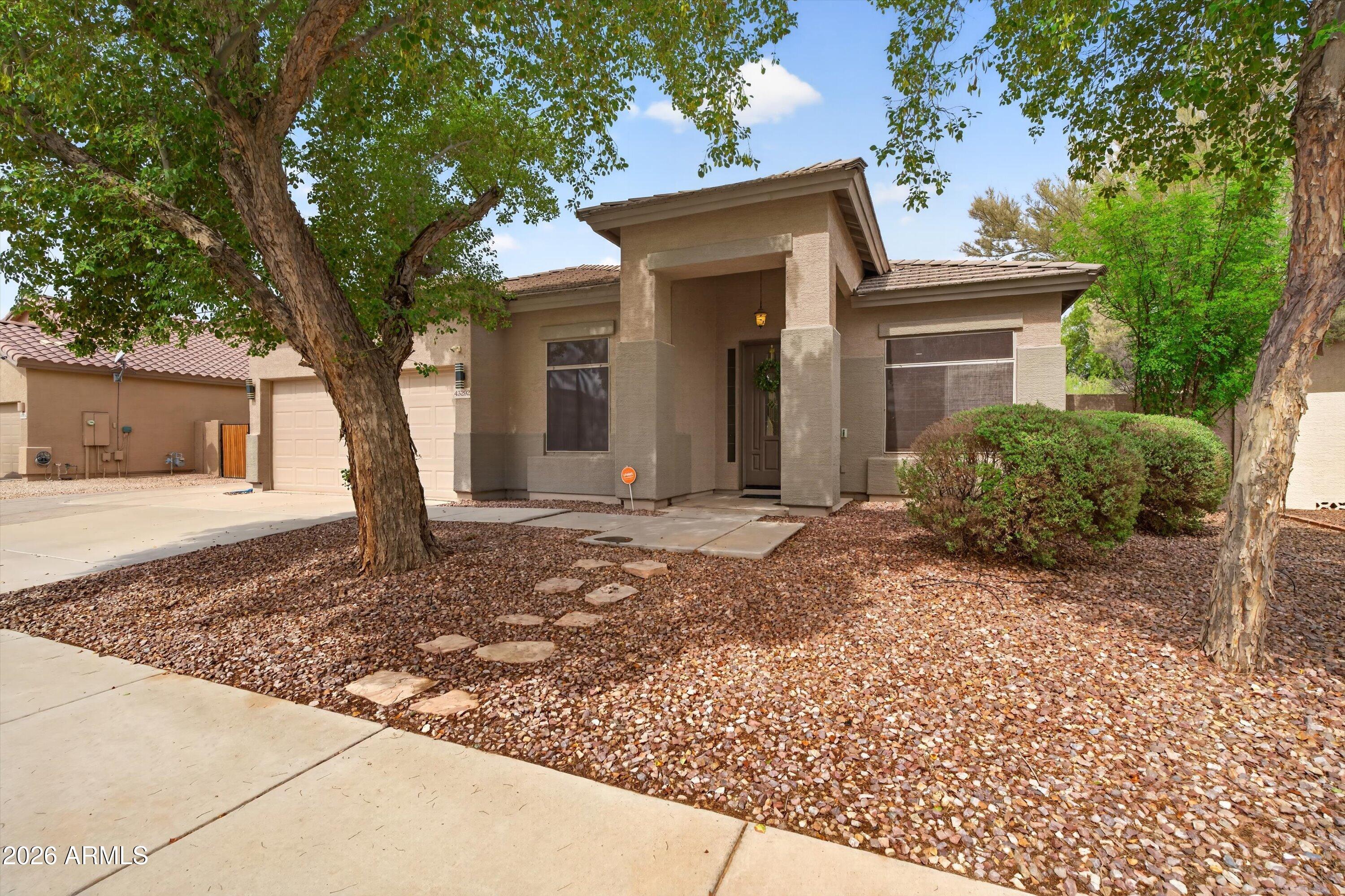 43292 W OAKLAND Court
