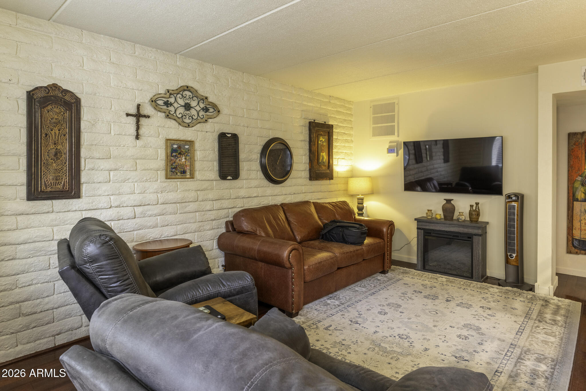 90 W YAVAPAI Street W 1