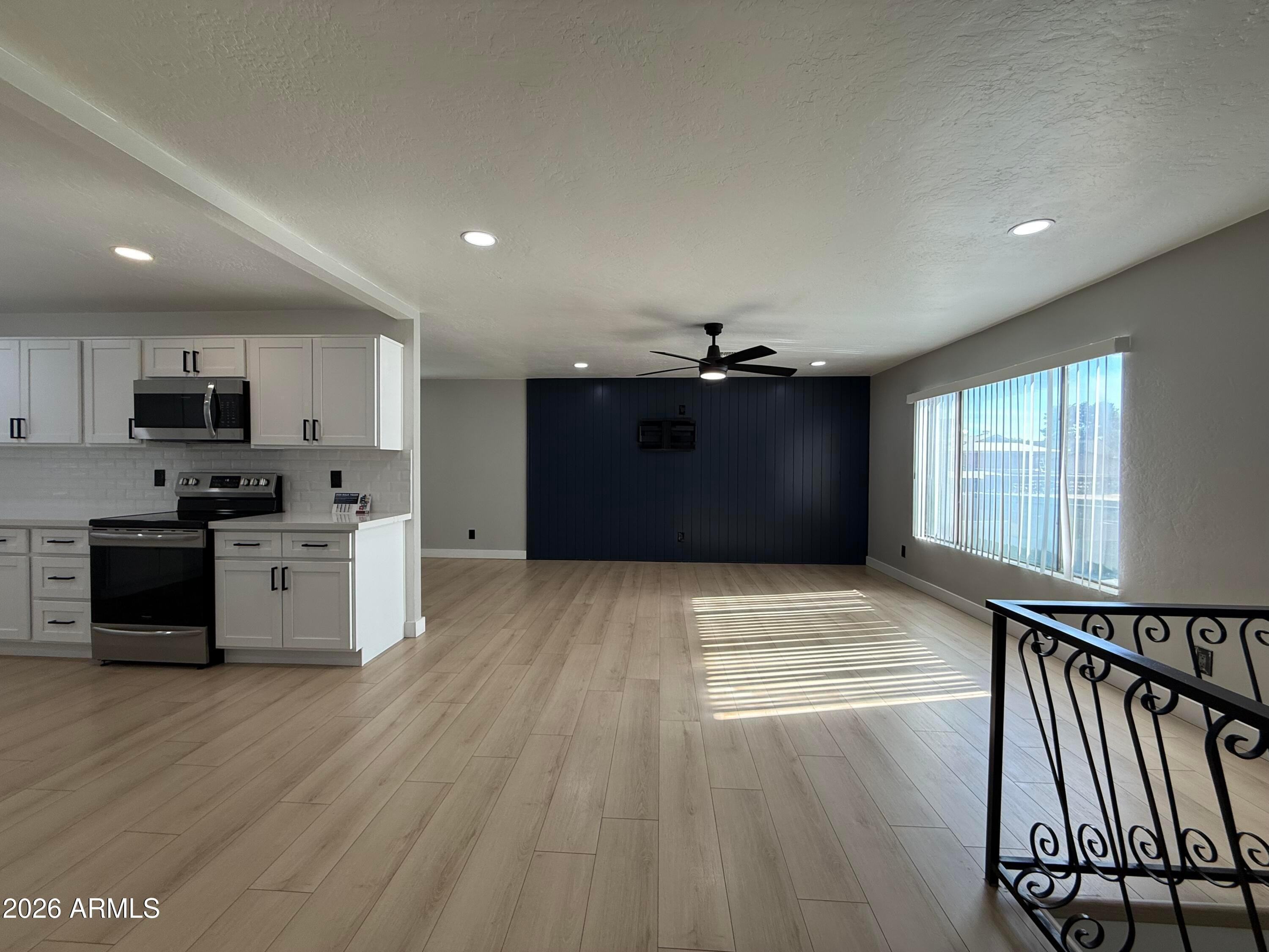 429 E Greenway Drive