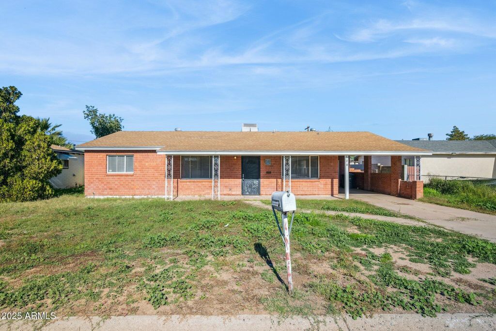 Photo of 528 E Laurel Drive, Casa Grande, AZ 85122 (MLS # 6954685)