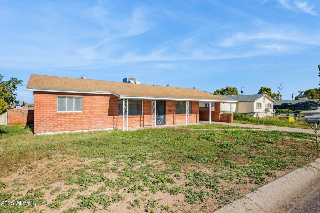 Photo of 528 E Laurel Drive, Casa Grande, AZ 85122 (MLS # 6954685)