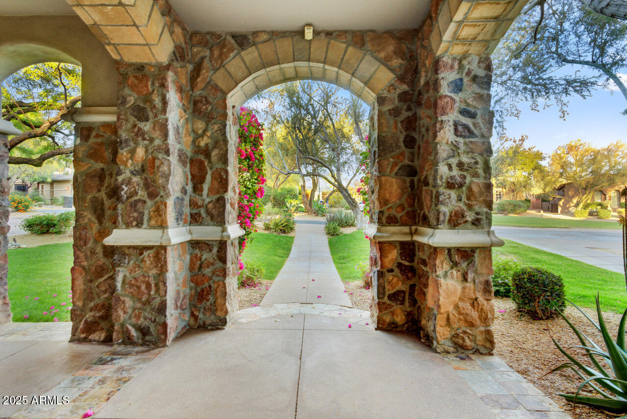 9087 E MOUNTAIN SPRING Road