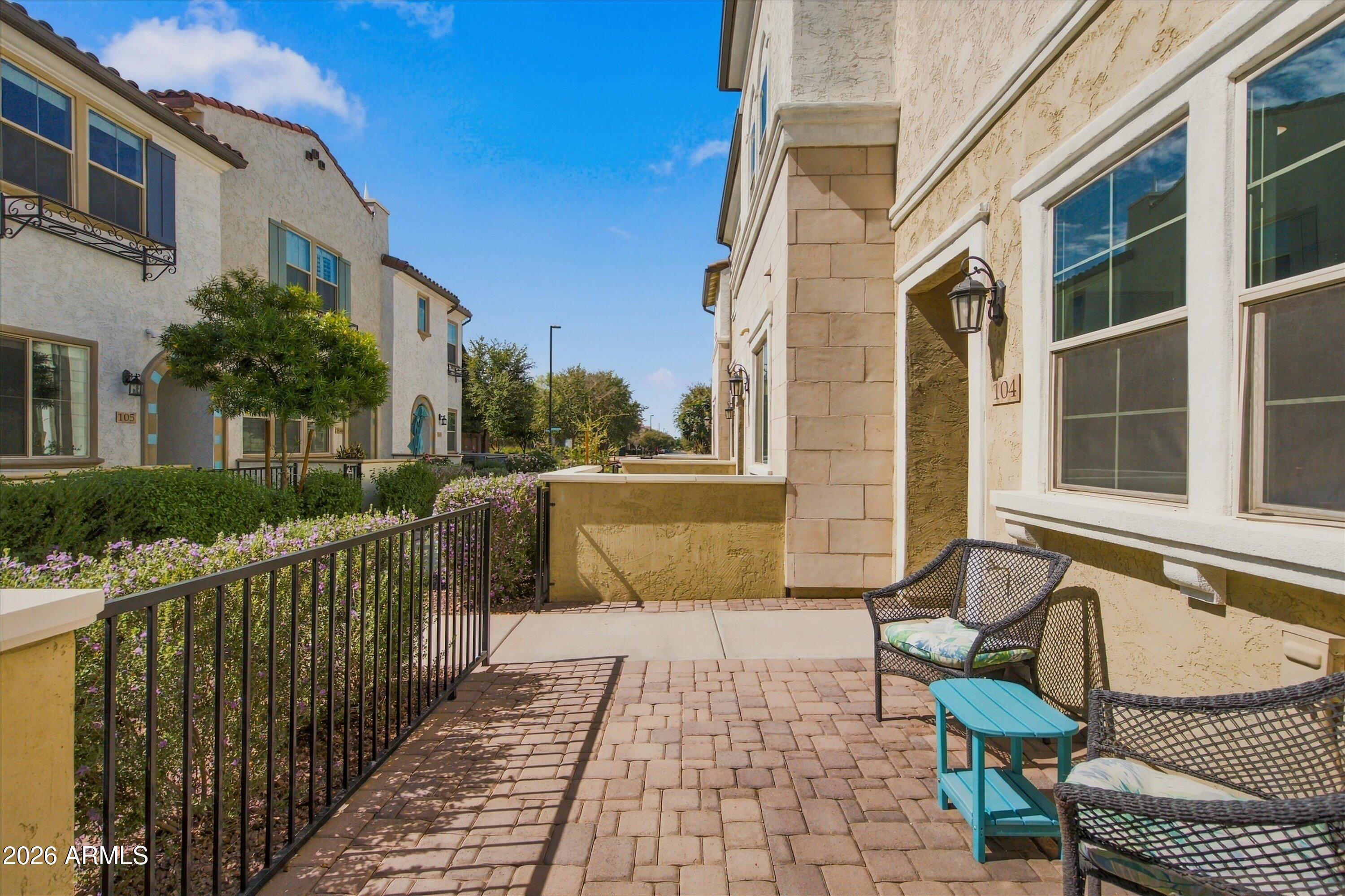 1821 E BERNIE Lane 104