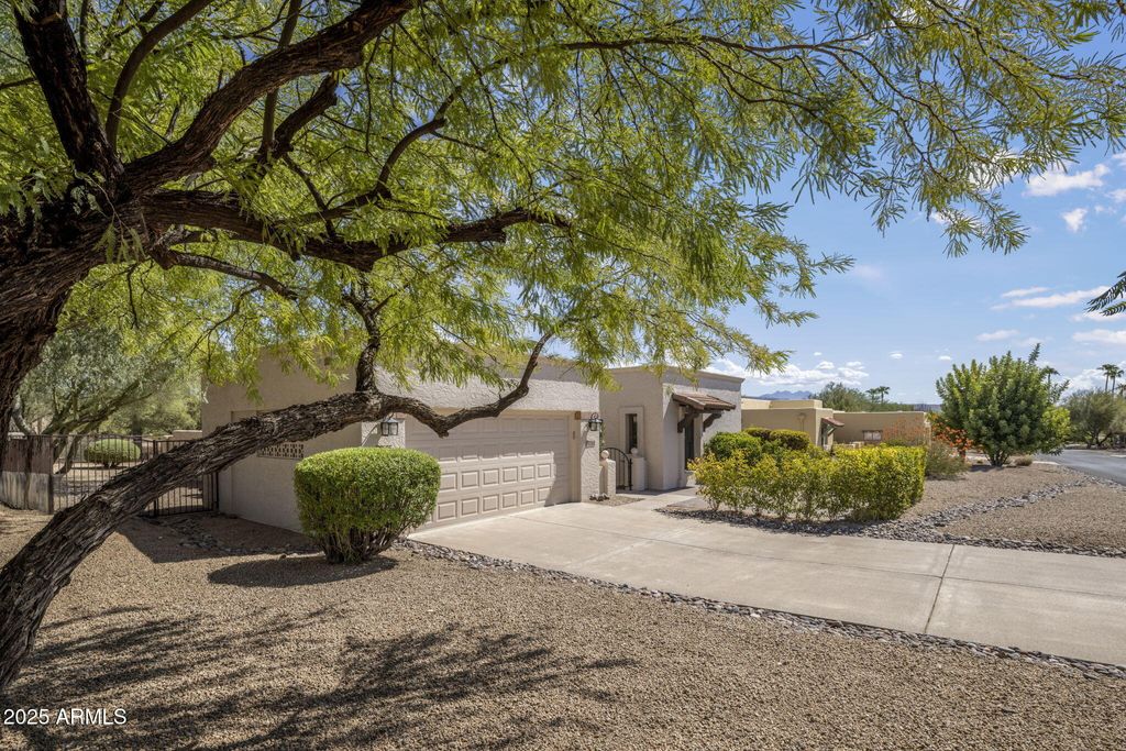 Photo of 18560 E Horseshoe Bend, Rio Verde, AZ 85263 (MLS # 6917707)