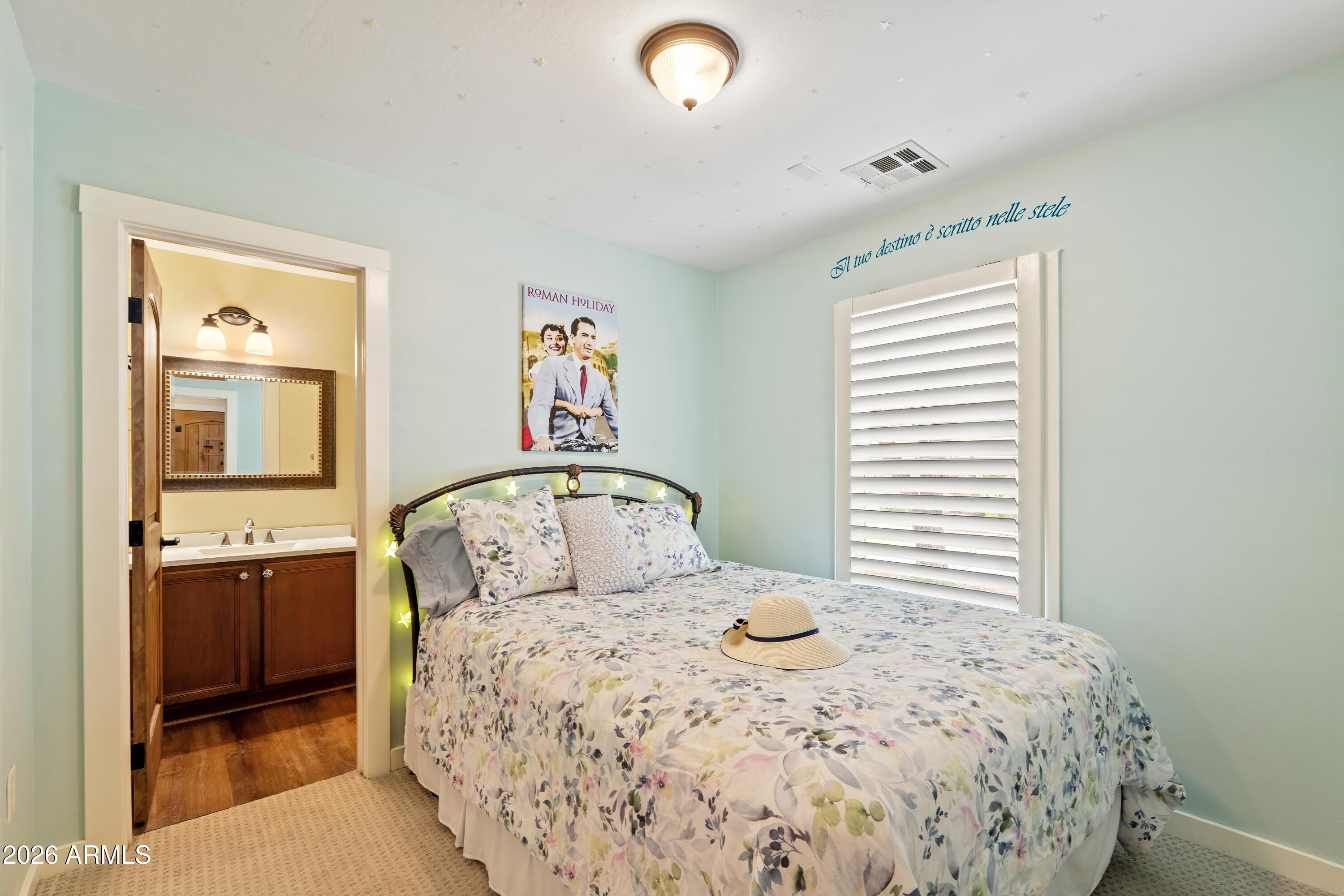 4063 E WINDSOR Drive