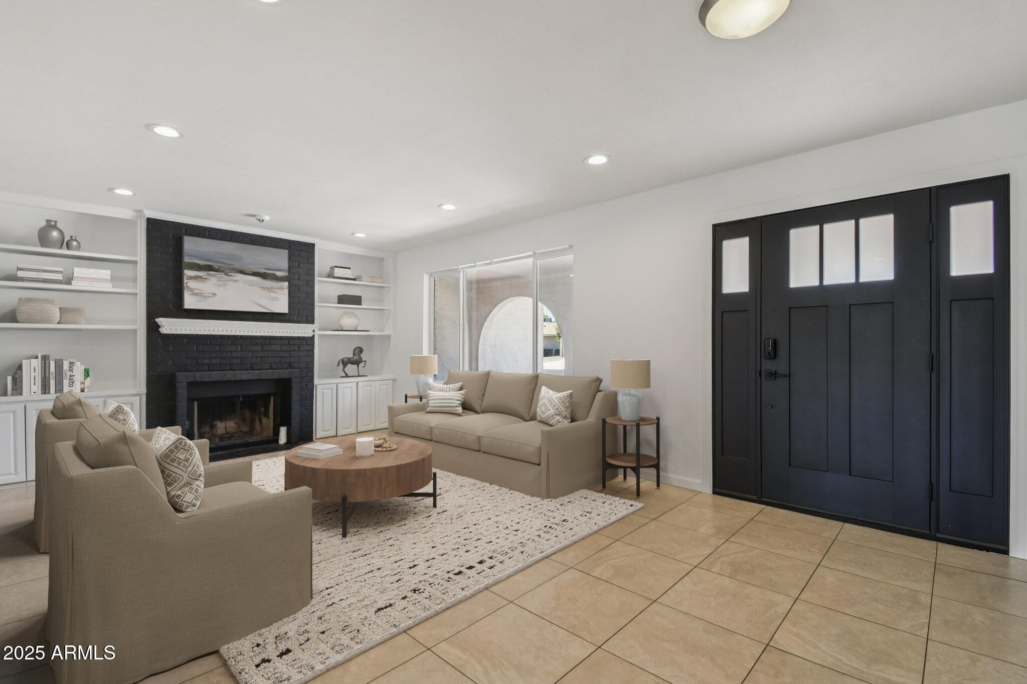 2519 E GENEVA Drive