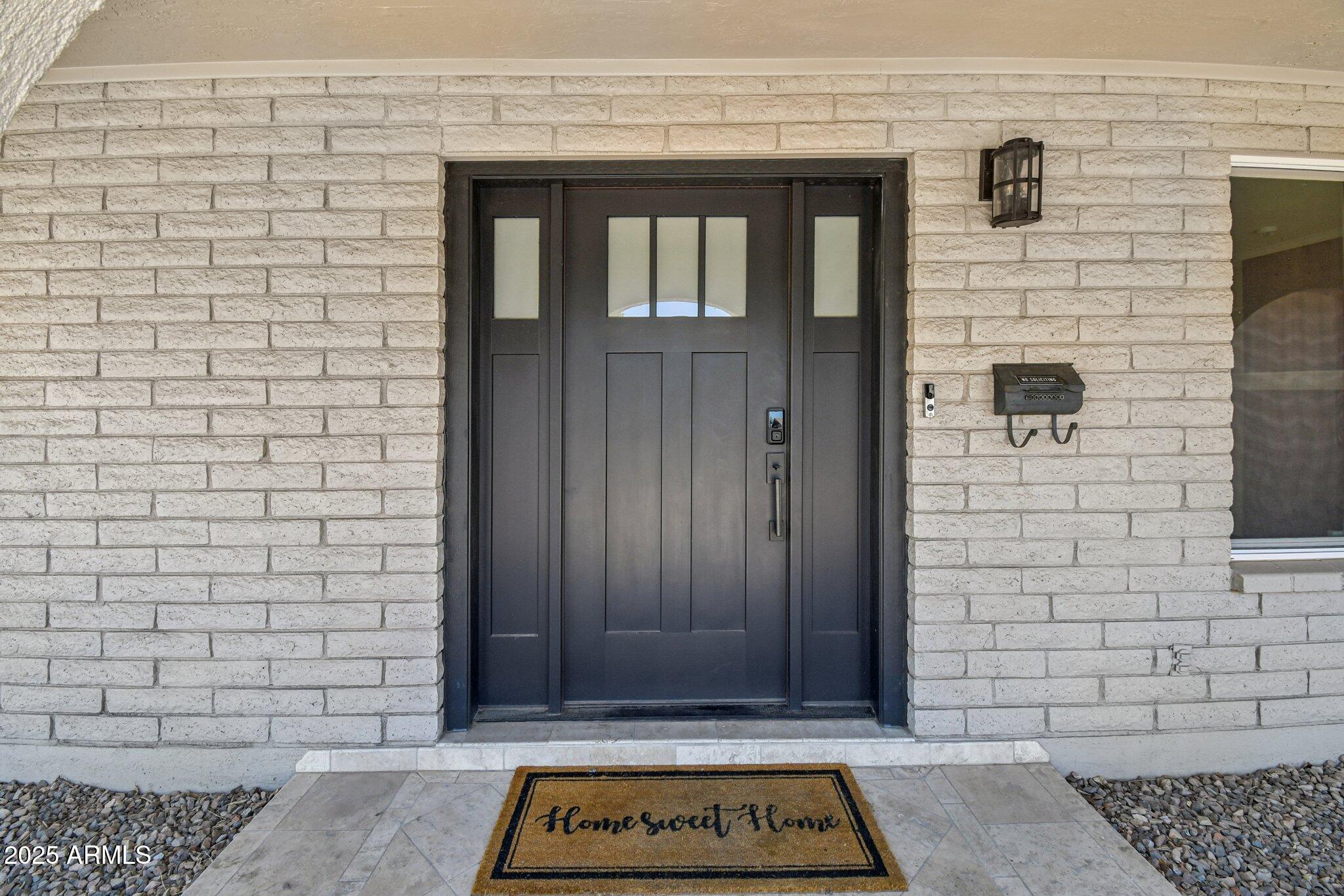 2519 E GENEVA Drive