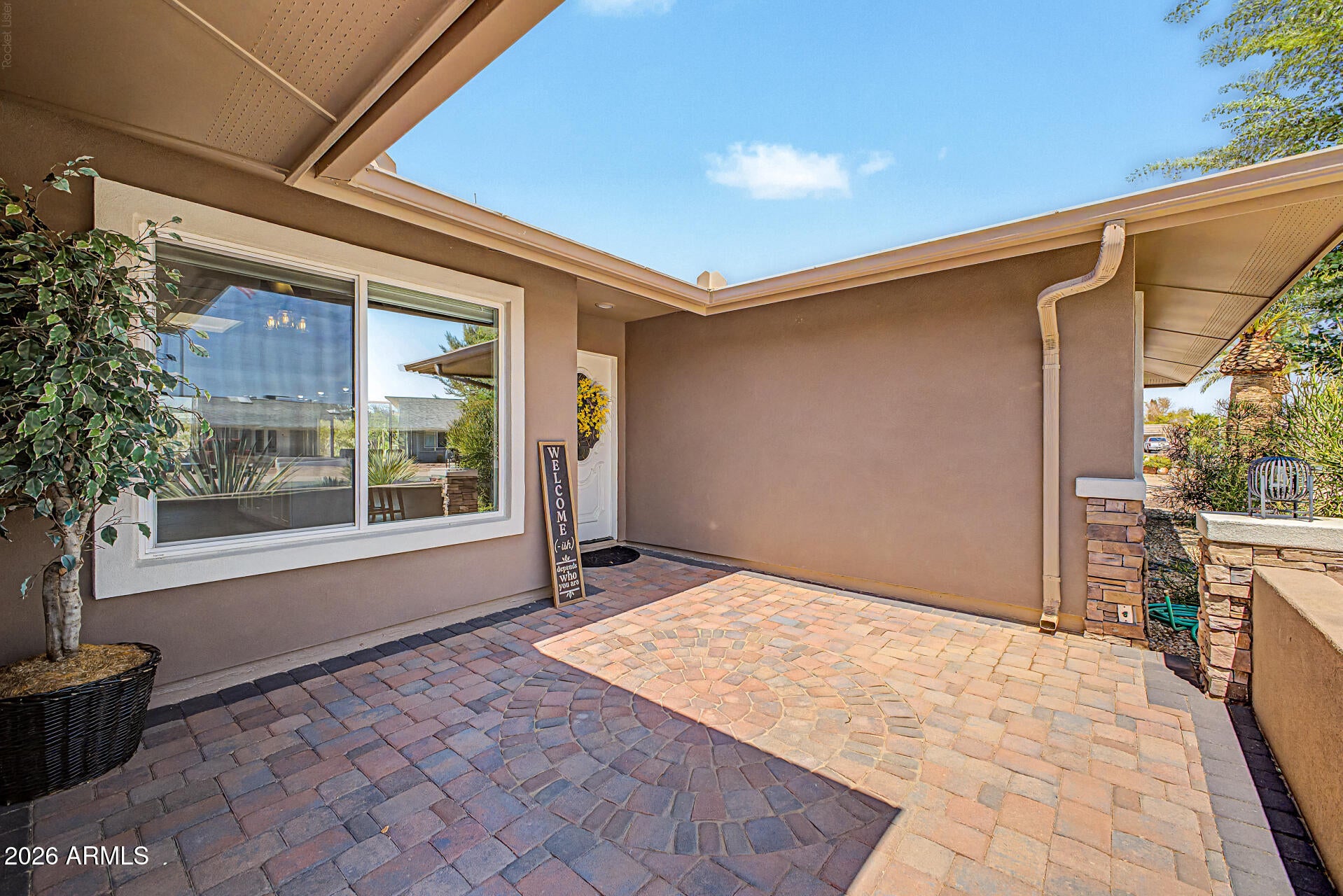 9418 W INDIAN HILLS Drive