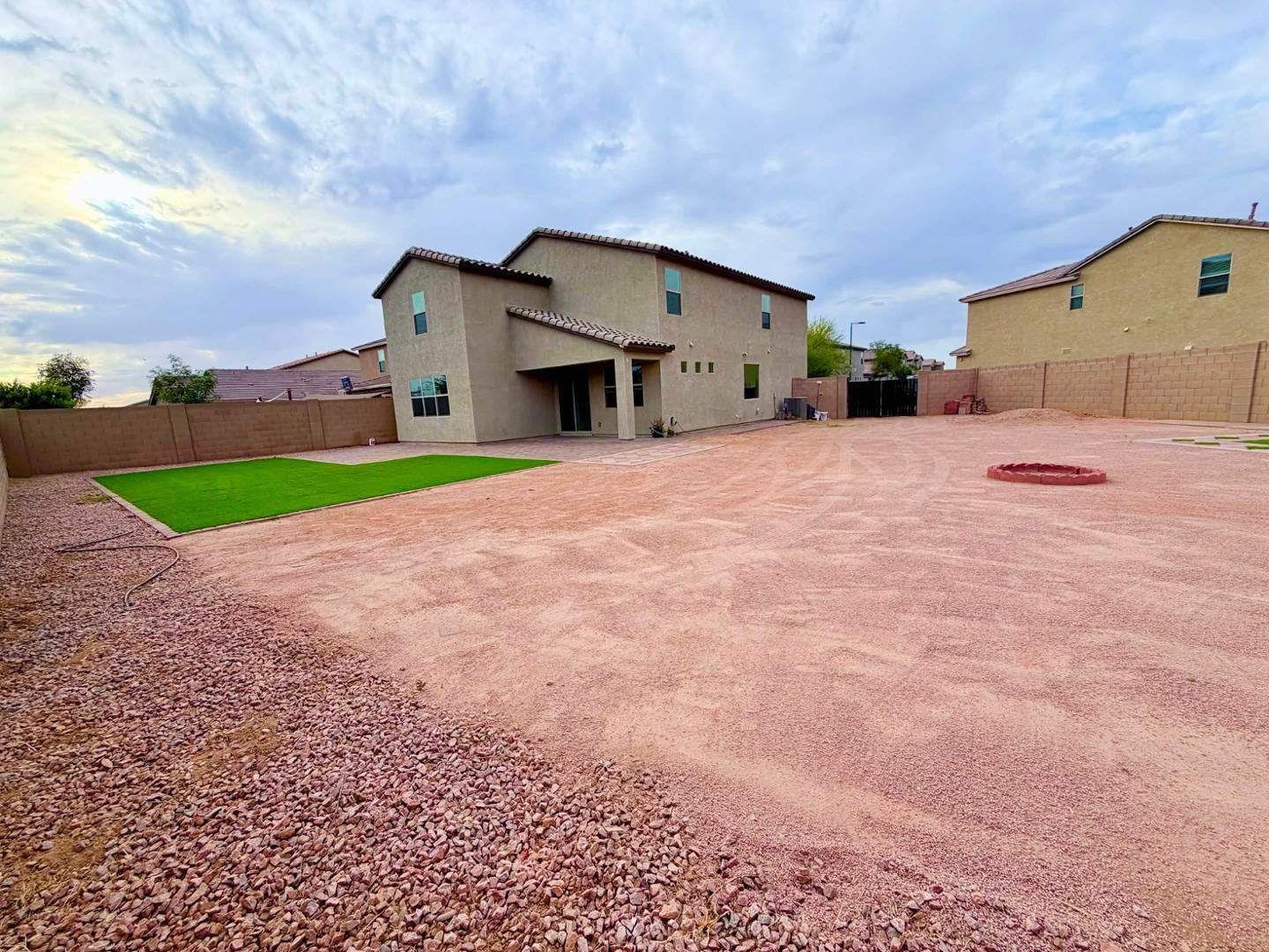 3213 W Donner Drive
