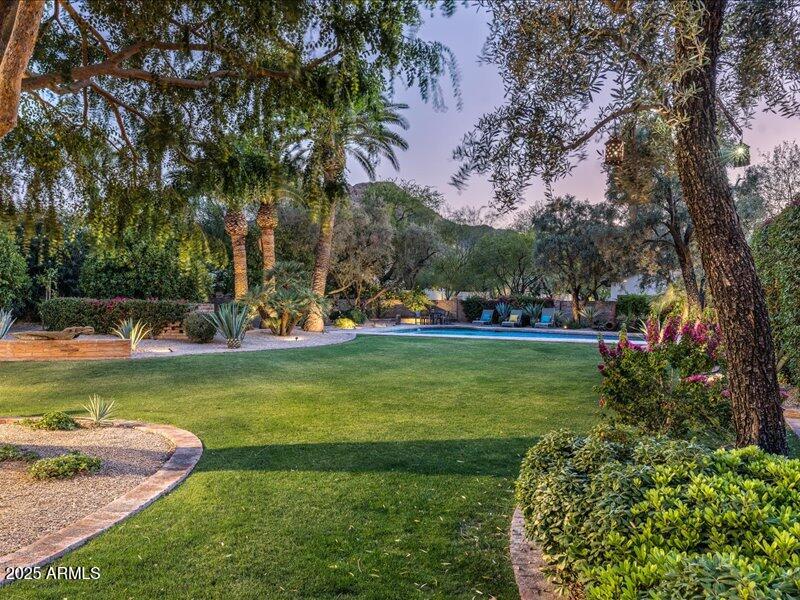 8022 N IRONWOOD Drive