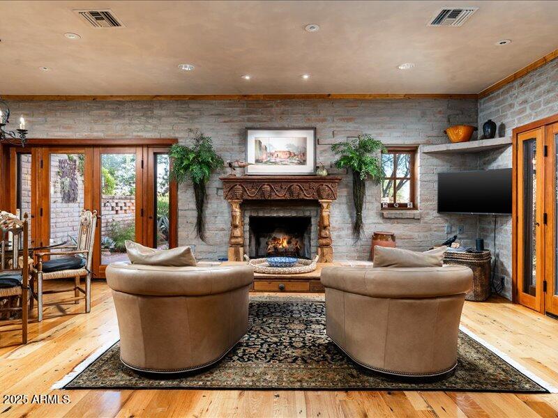 8022 N IRONWOOD Drive