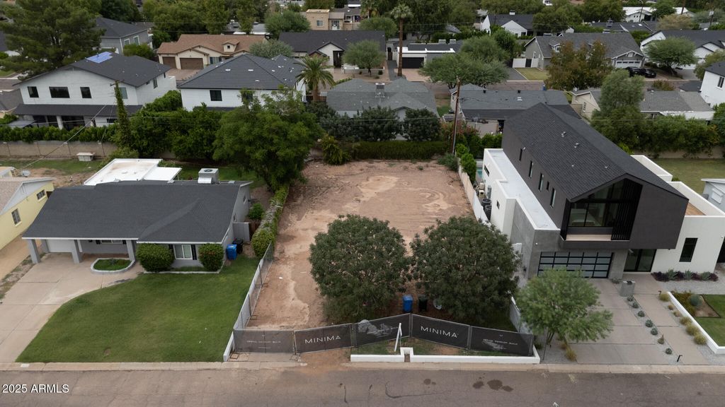 Photo of 3828 E Monterosa Street #15, Phoenix, AZ 85018 (MLS # 6932453)