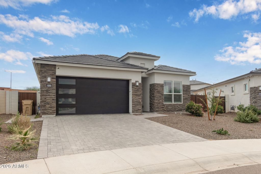 Photo of 10203 W Lone Cactus Drive, Peoria, AZ 85382 (MLS # 6963464)