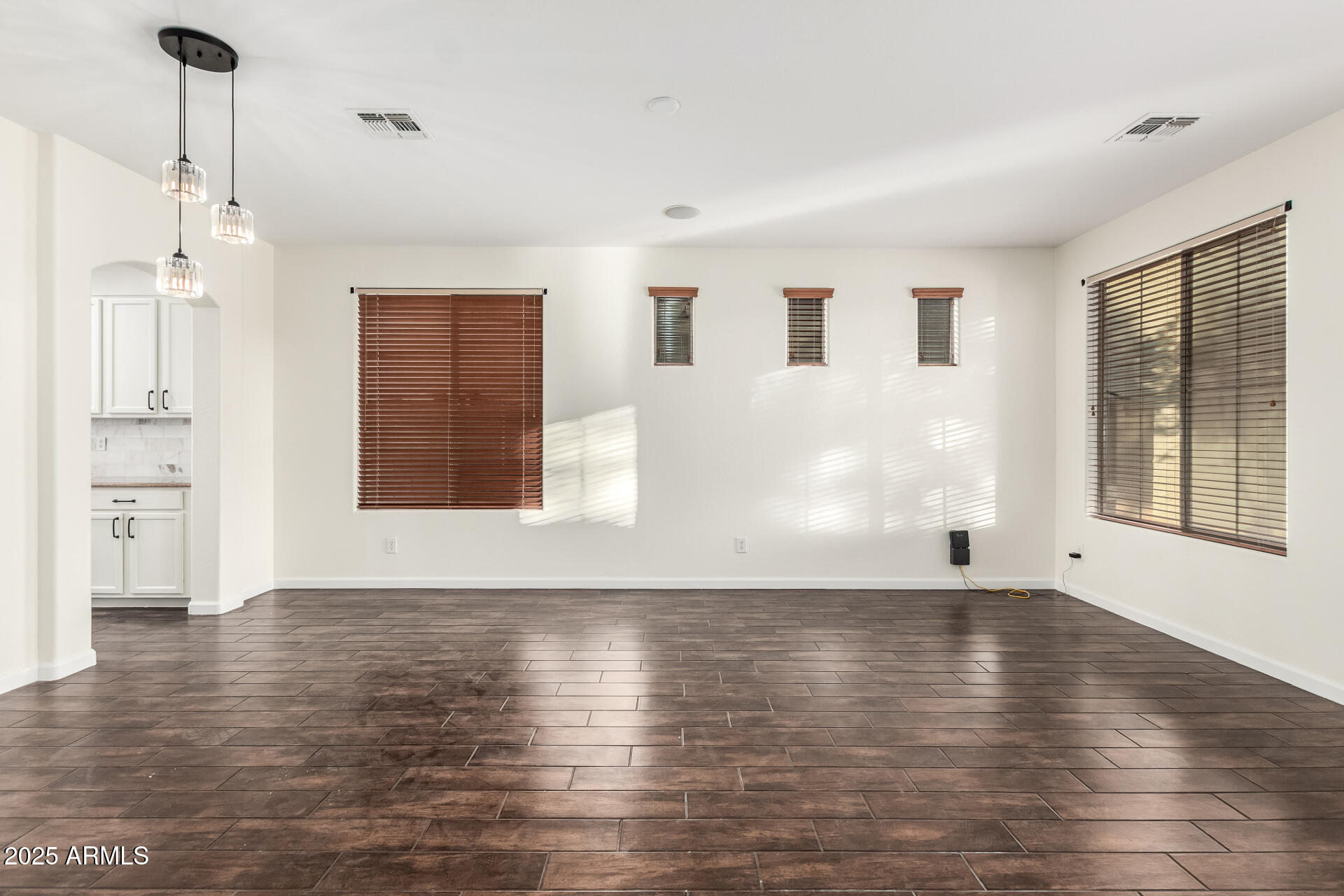 43602 W SANSOM Drive