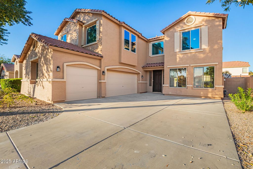 Photo of 43602 W Sansom Drive, Maricopa, AZ 85138 (MLS # 6957399)
