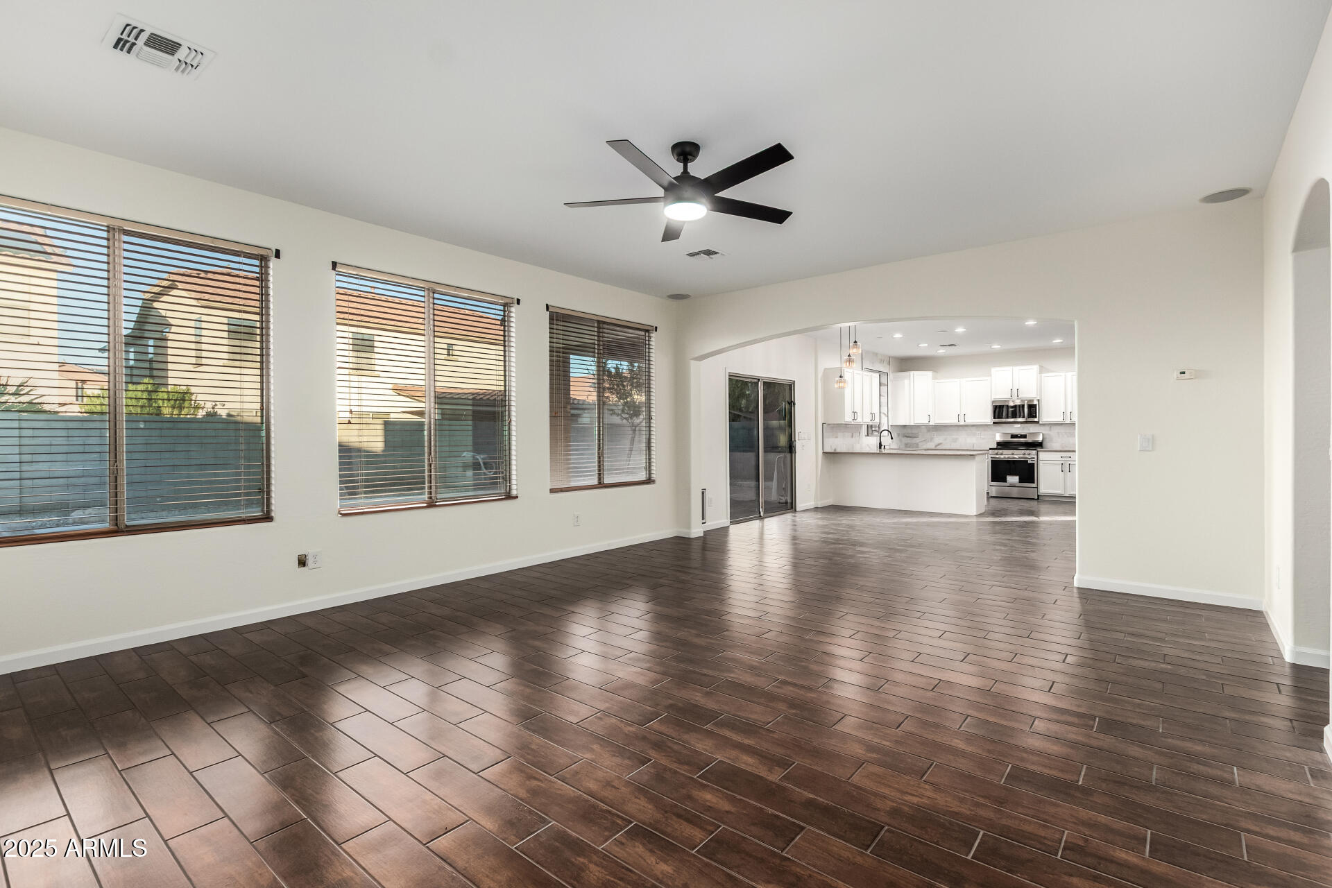 43602 W SANSOM Drive