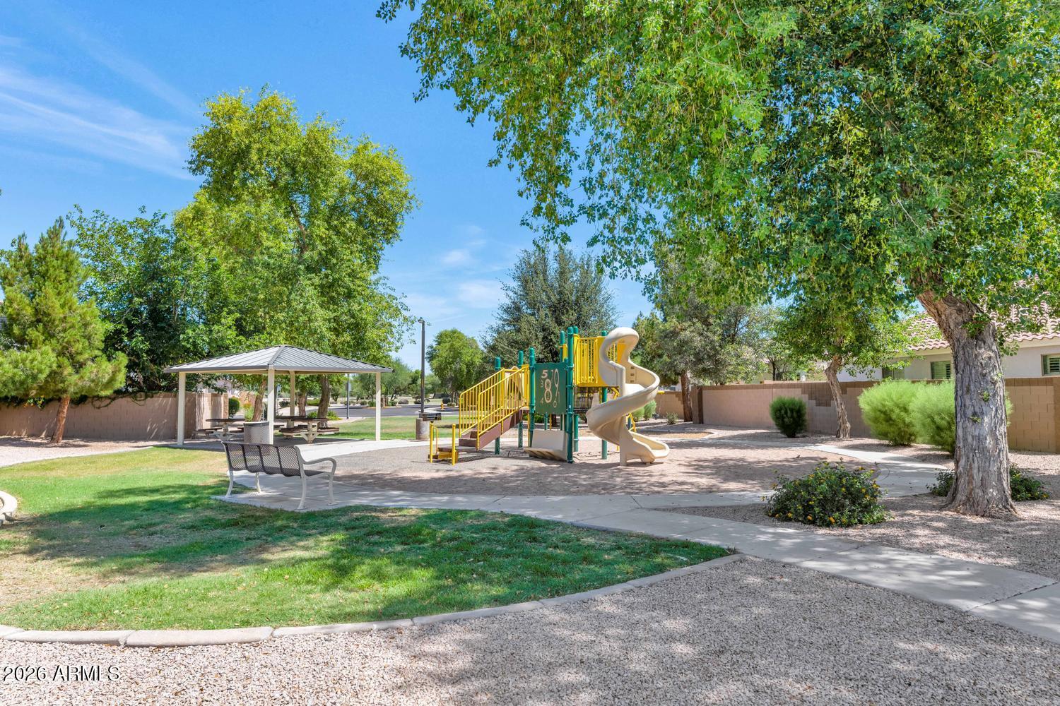 FESTIVA COURT - Residential