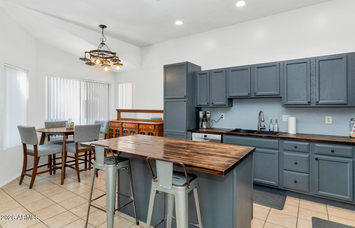 FESTIVA COURT - Residential