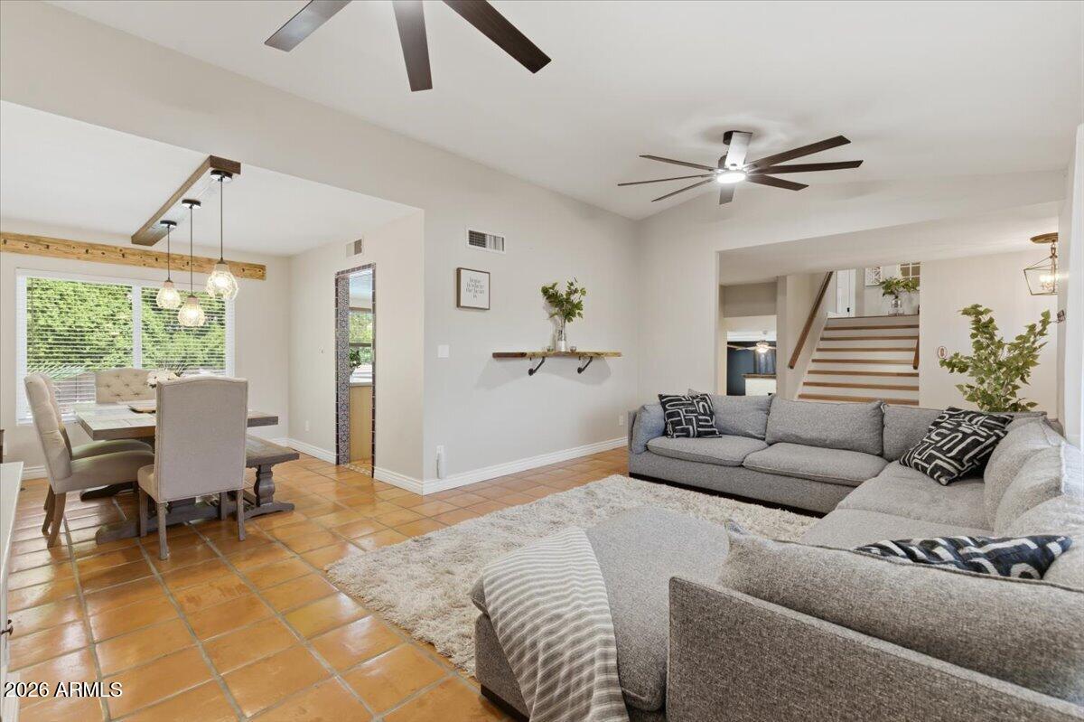 2424 W REDFIELD Road