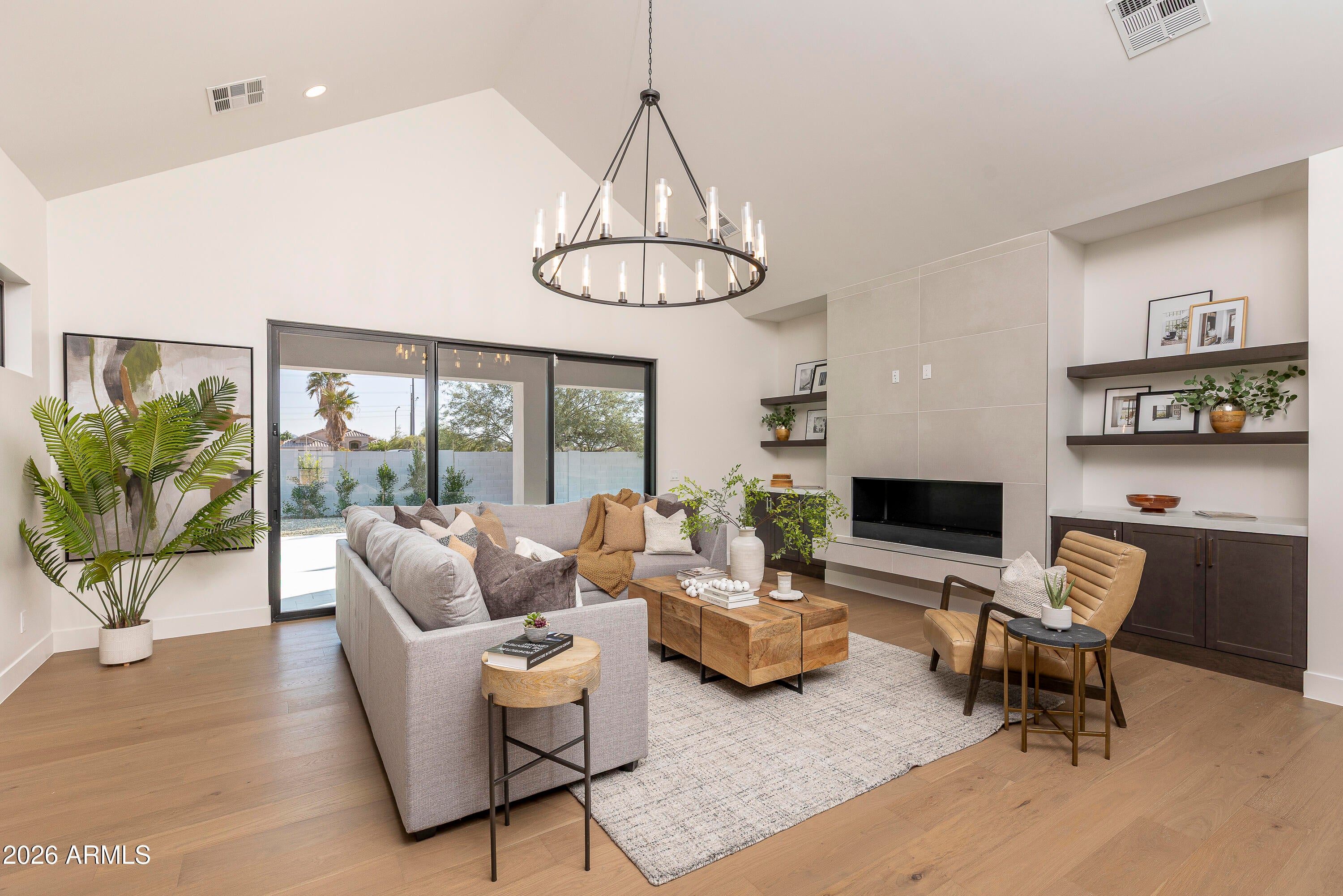 3017 E ROSEMONTE Drive