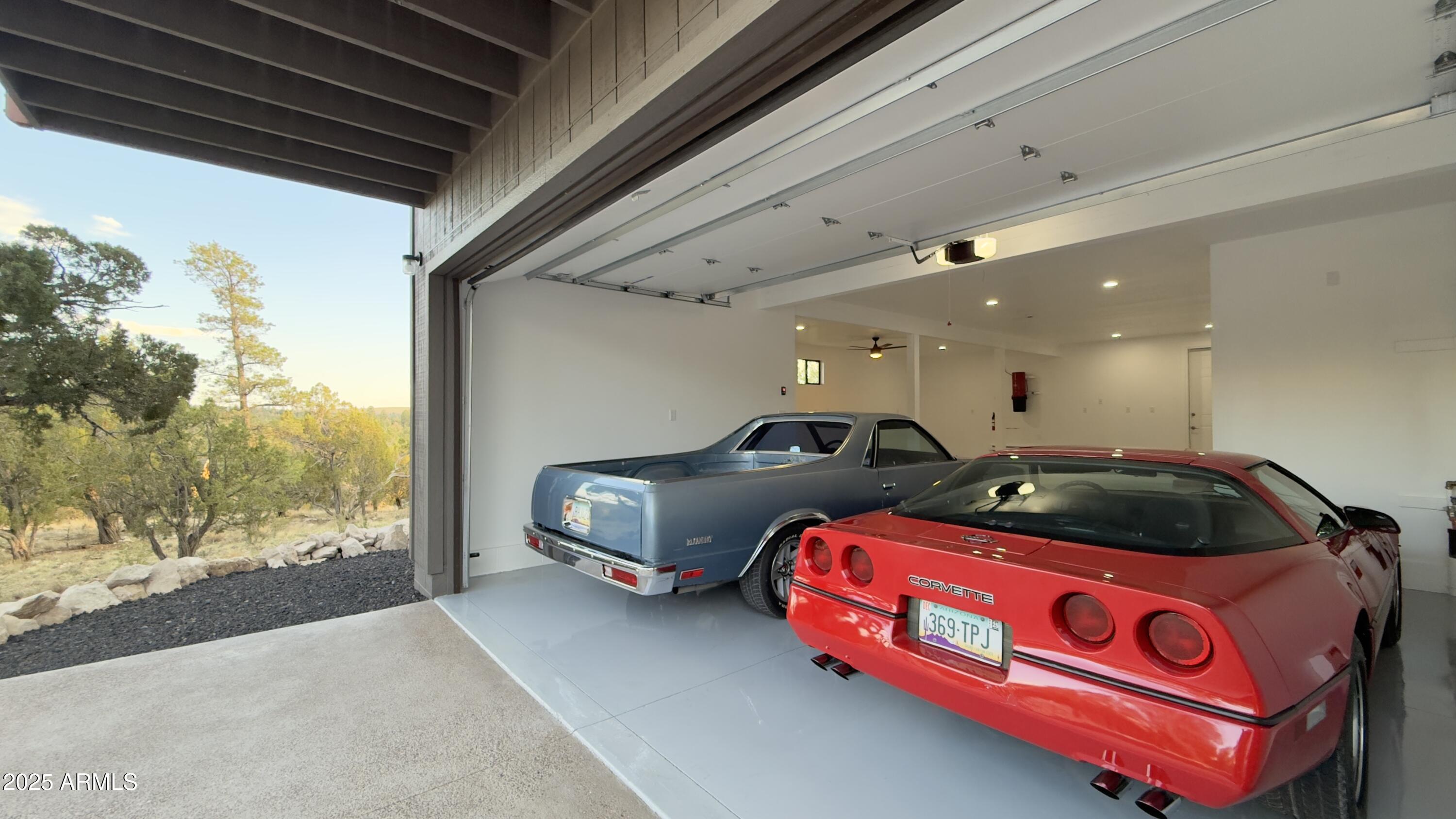 2943 E Lookout Lane