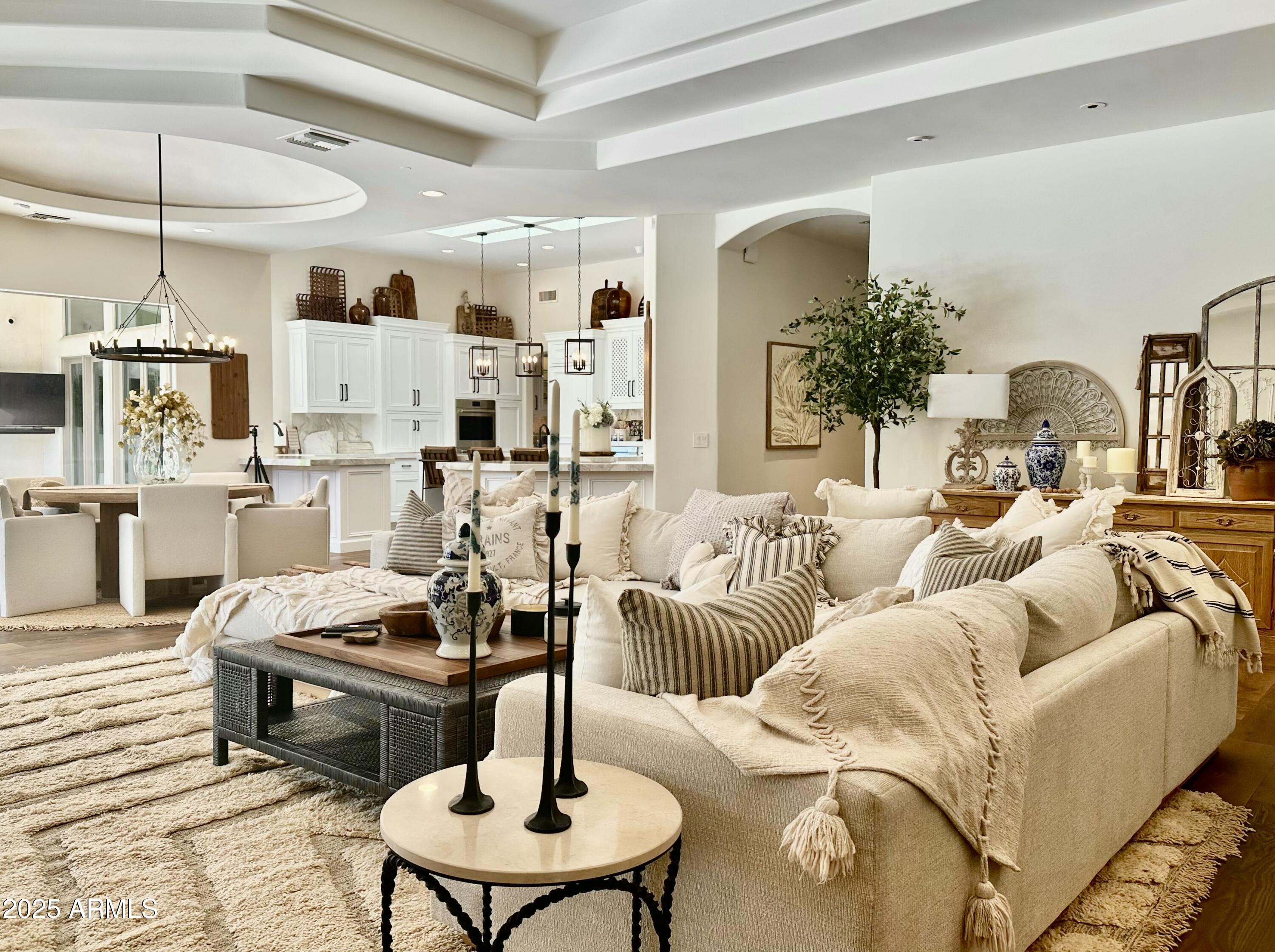 Paradise Valley, Arizona 85253, United States, 5 Bedrooms Bedrooms, ,6 BathroomsBathrooms,Residential,Active,32201