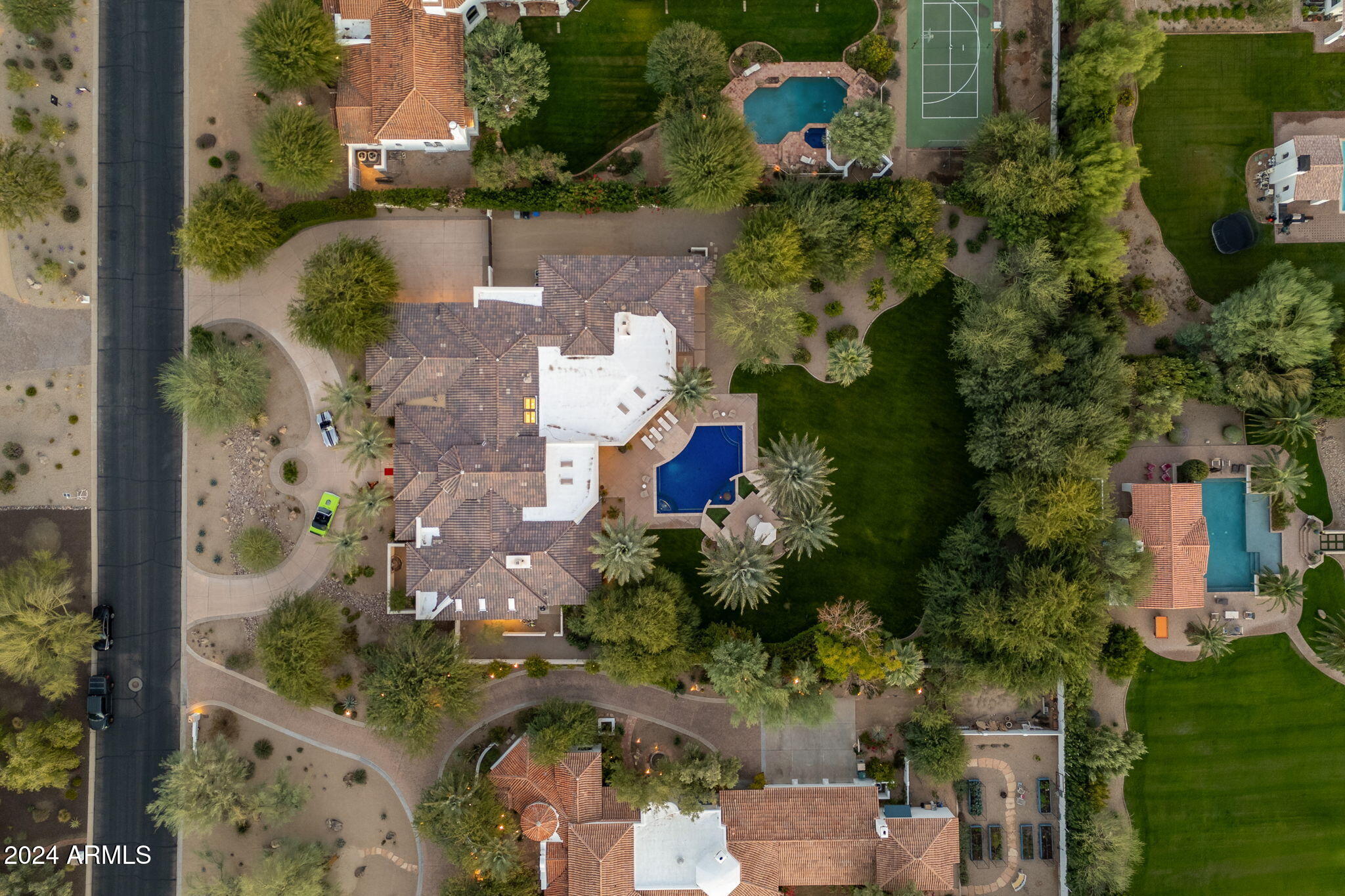 Paradise Valley, Arizona 85253, United States, 5 Bedrooms Bedrooms, ,6 BathroomsBathrooms,Residential,Active,32201