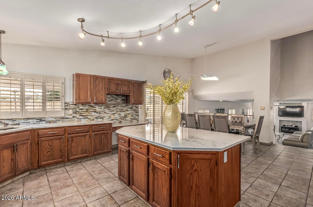 14811 N 44TH Place