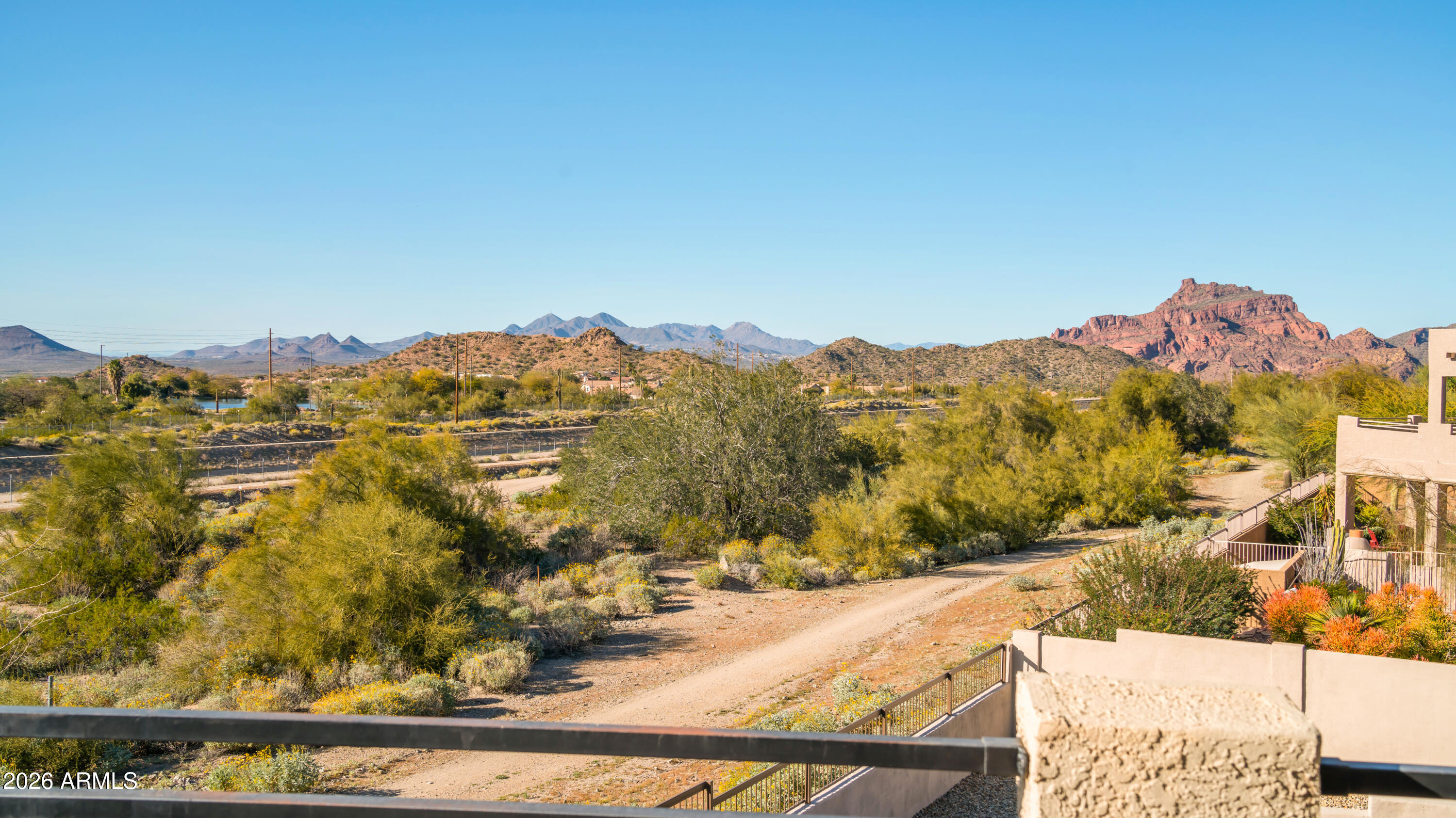 6910 E SADDLEBACK Circle