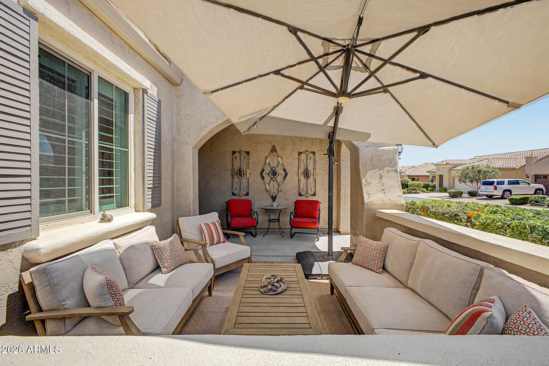 4423 N PRESIDIO Drive