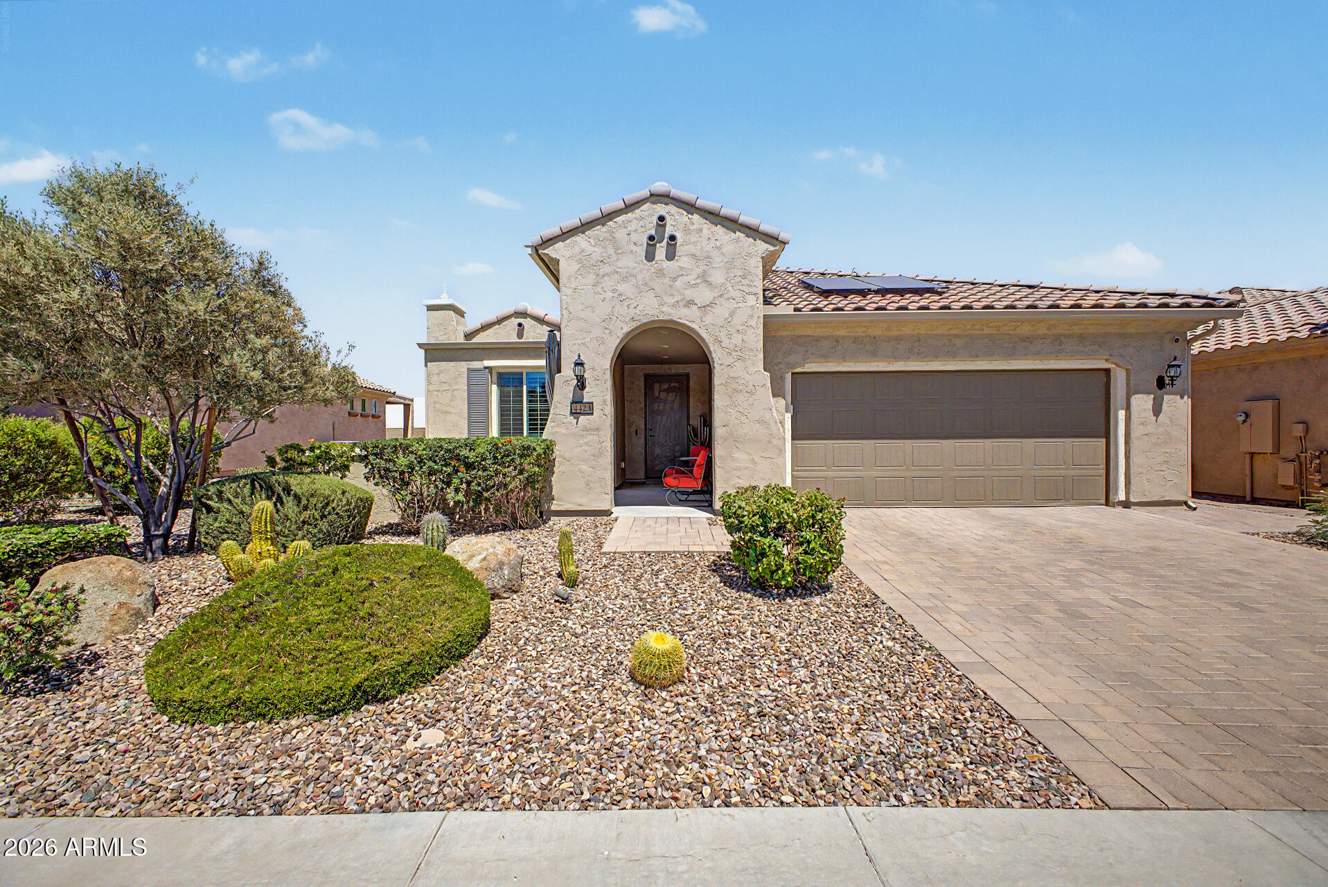4423 N PRESIDIO Drive