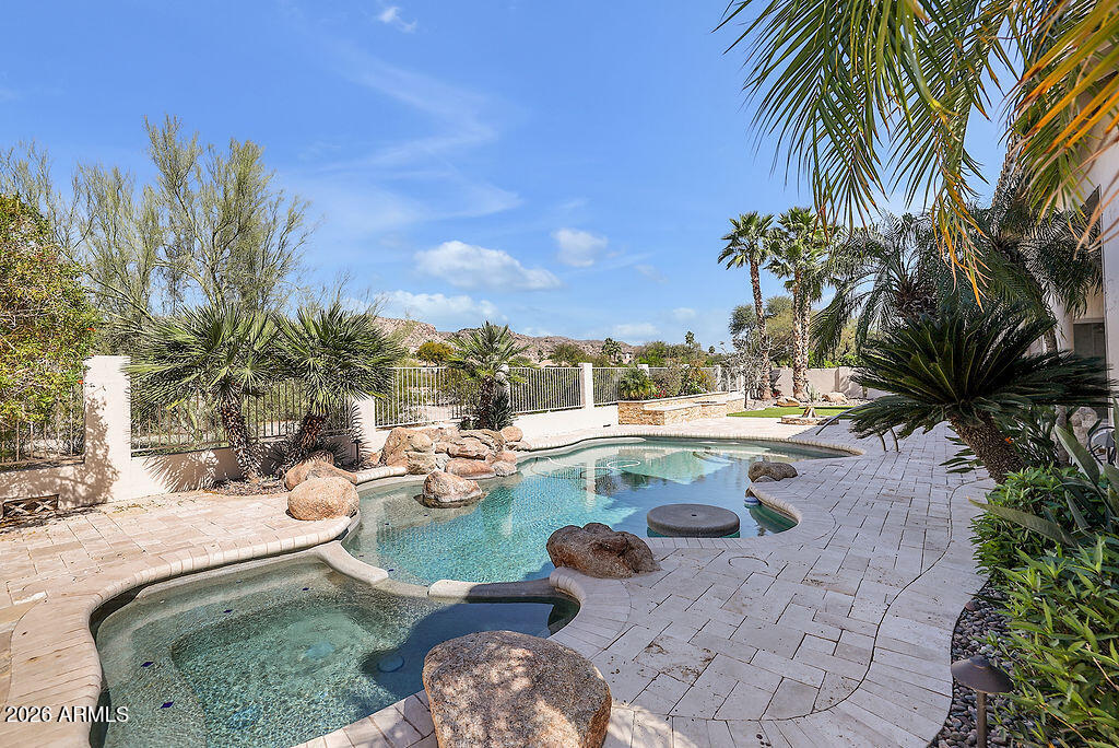 1620 E SILVERWOOD Drive