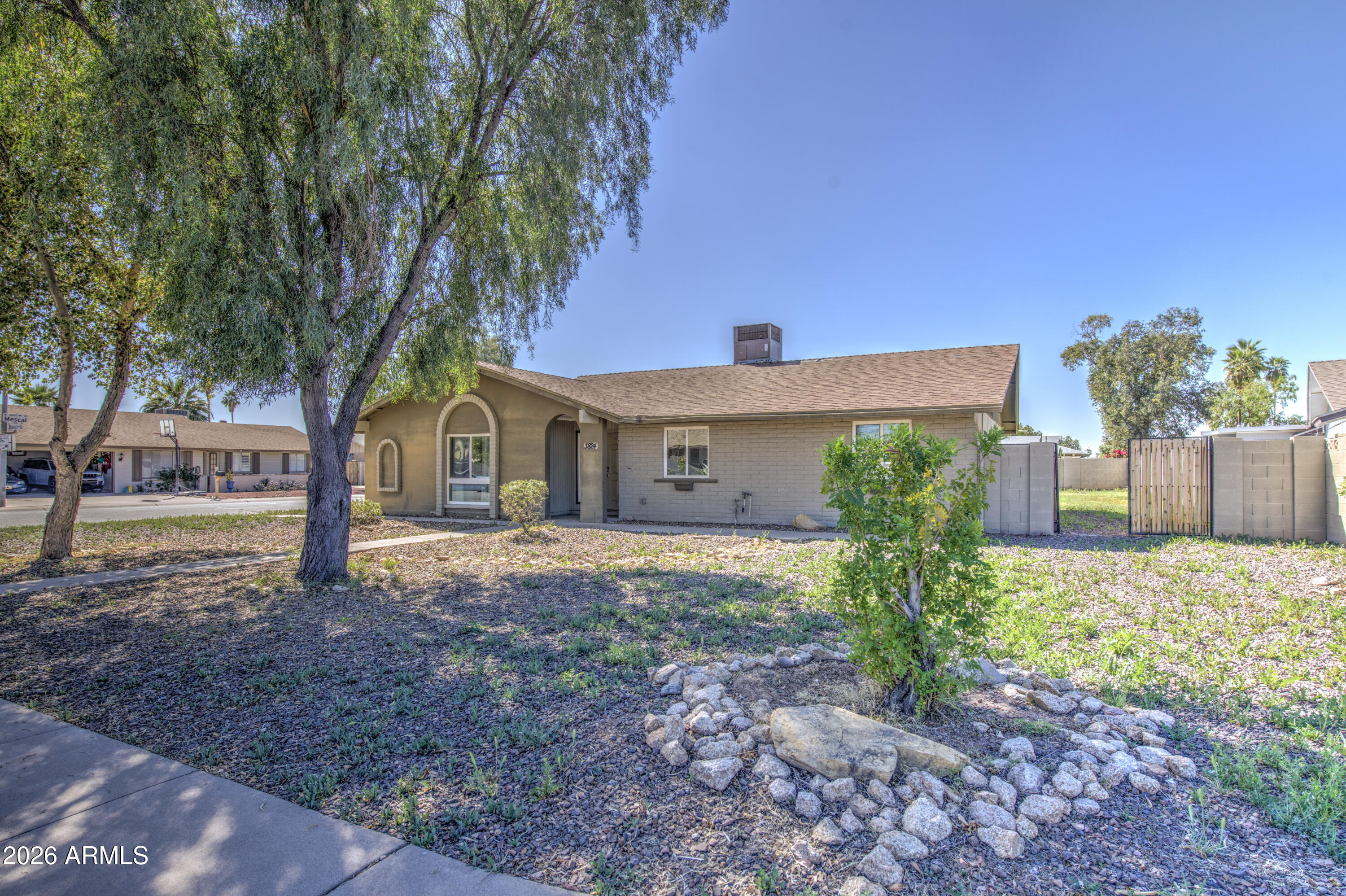 3824 W Shangri La Road