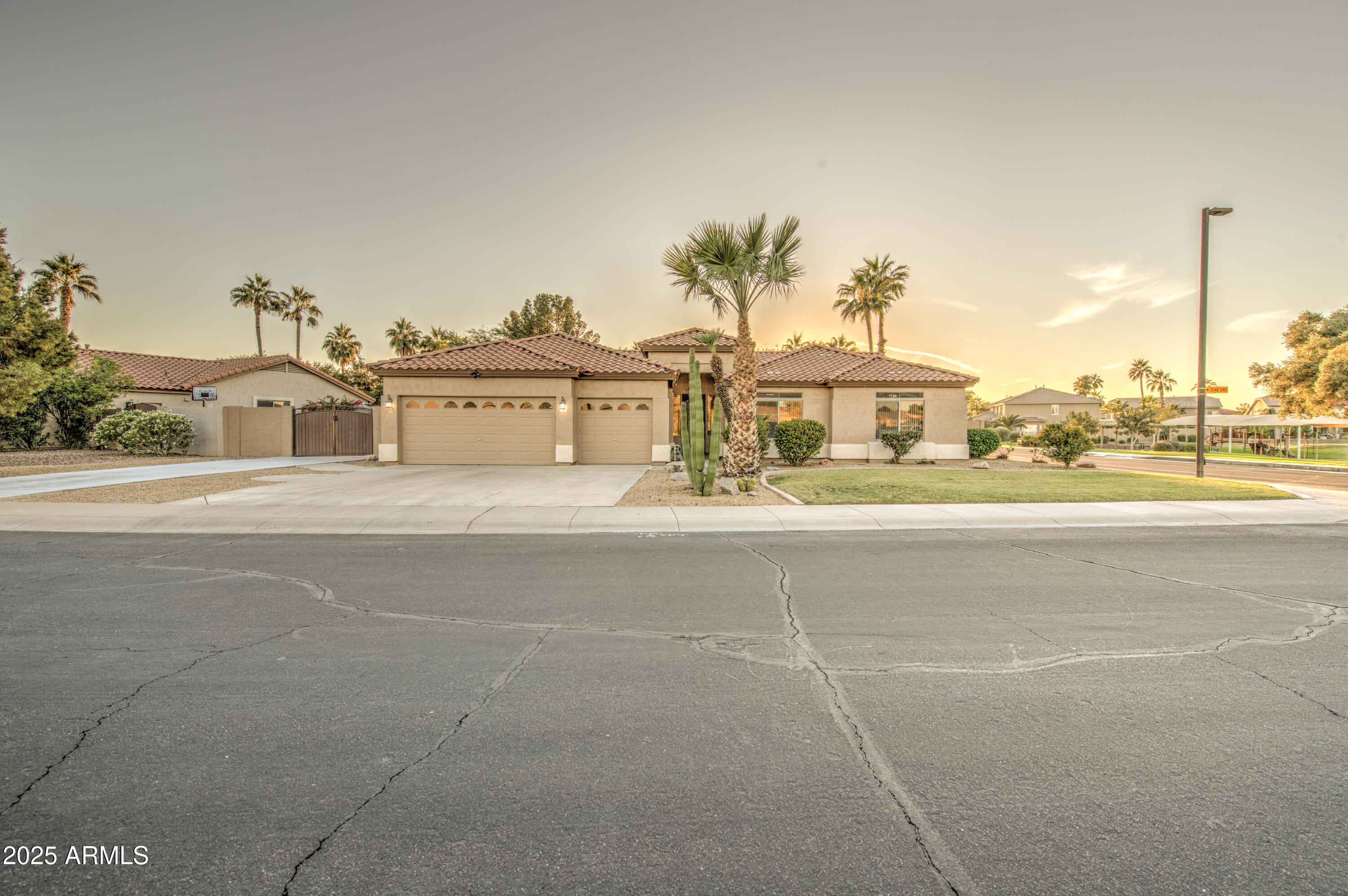 710 S ROANOKE Street