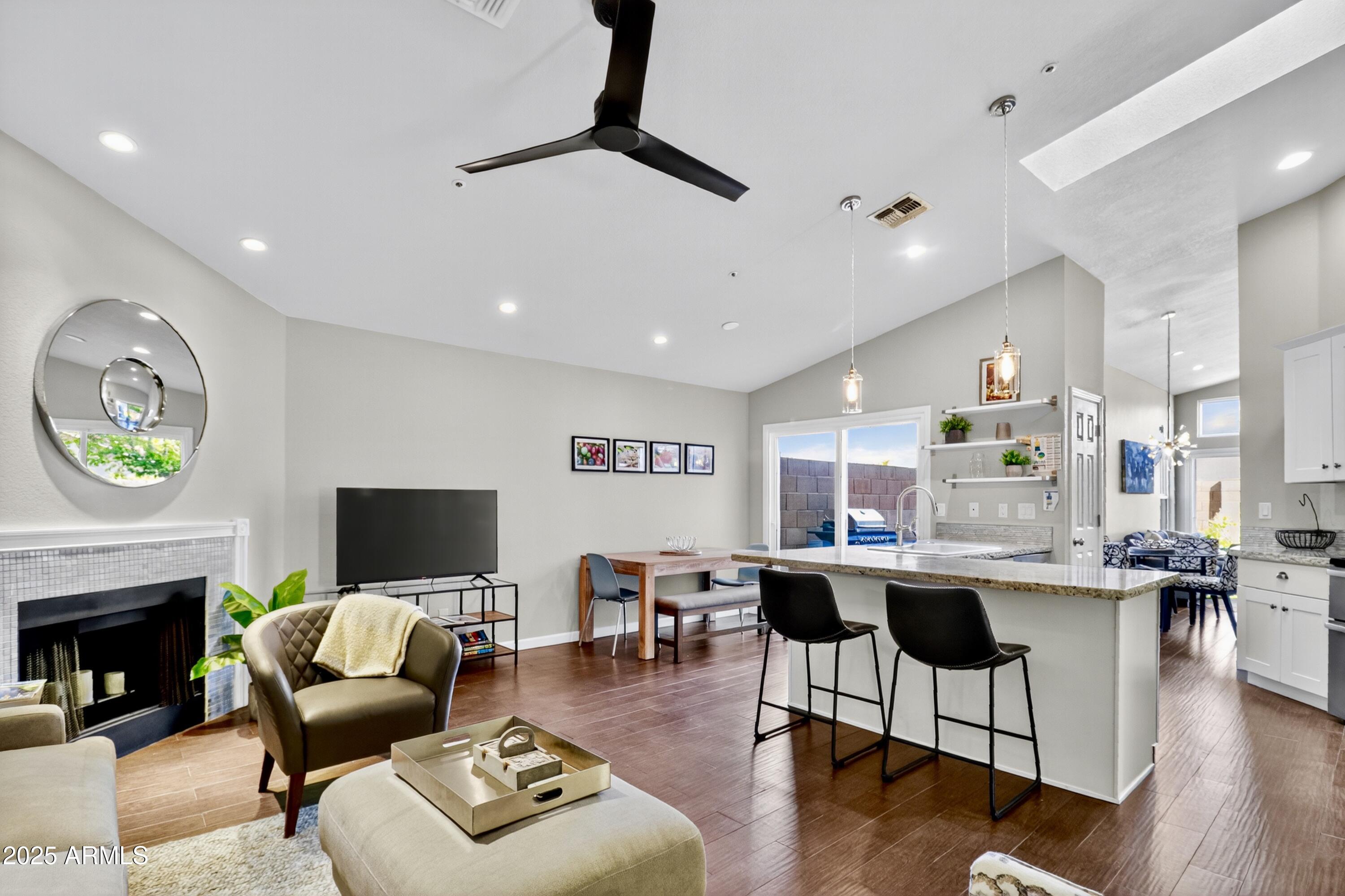 8828 E RIVIERA Drive