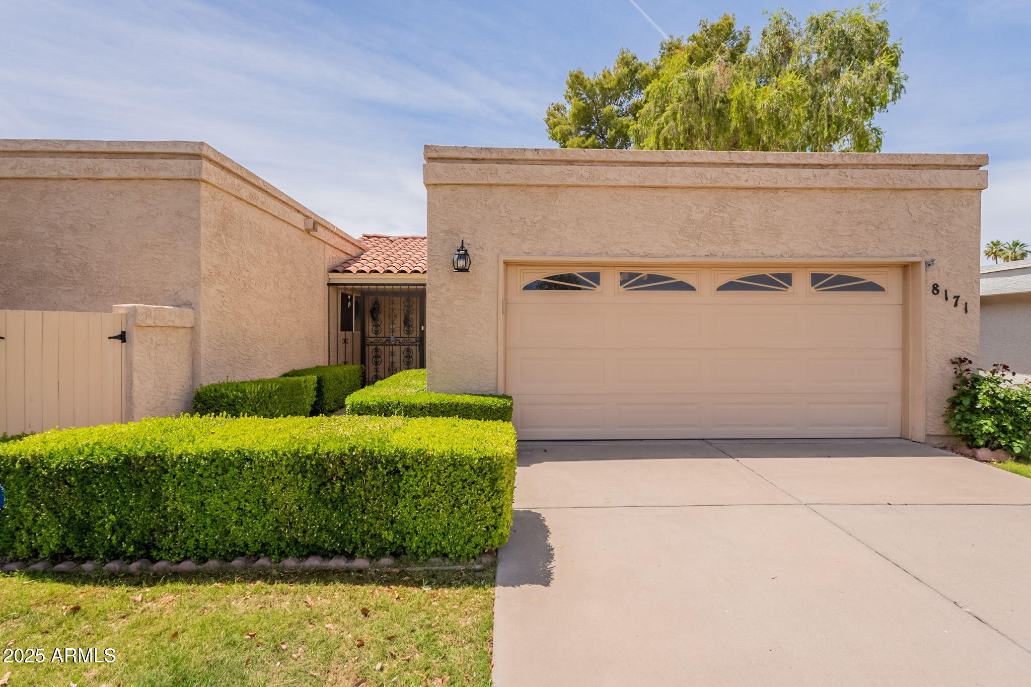 8171 E DEL CAVERNA Drive