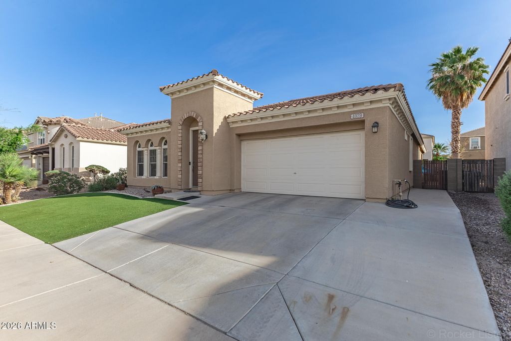 Photo of 4029 W Saint Anne Avenue, Phoenix, AZ 85041 (MLS # 7000623)